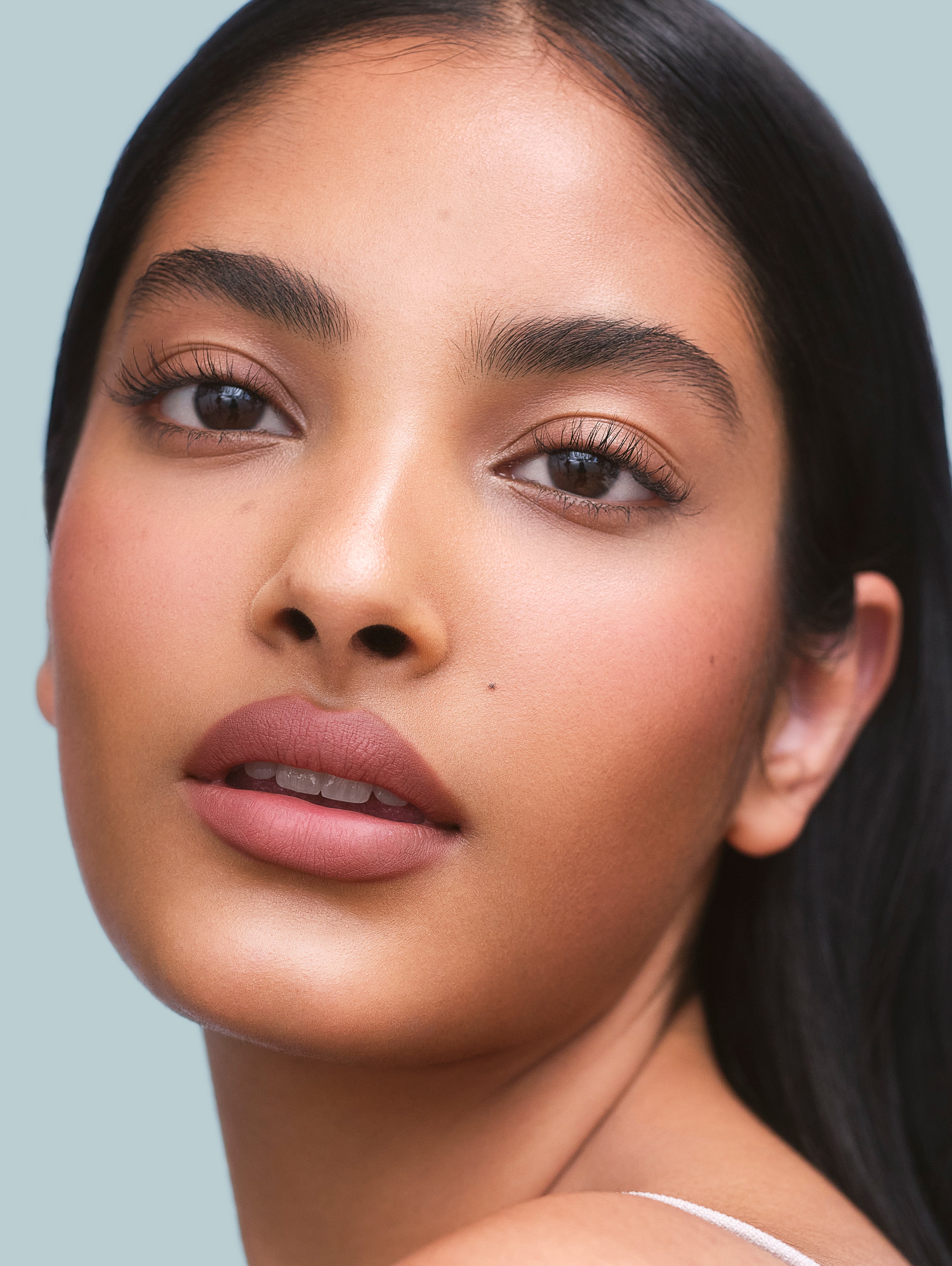 Lip Tracer - Long-Lasting Lip Liner Pencil for Precise Definition & Smudge-Proof Wear | Perfect for Everyday Makeup, Parties & Special Occasions