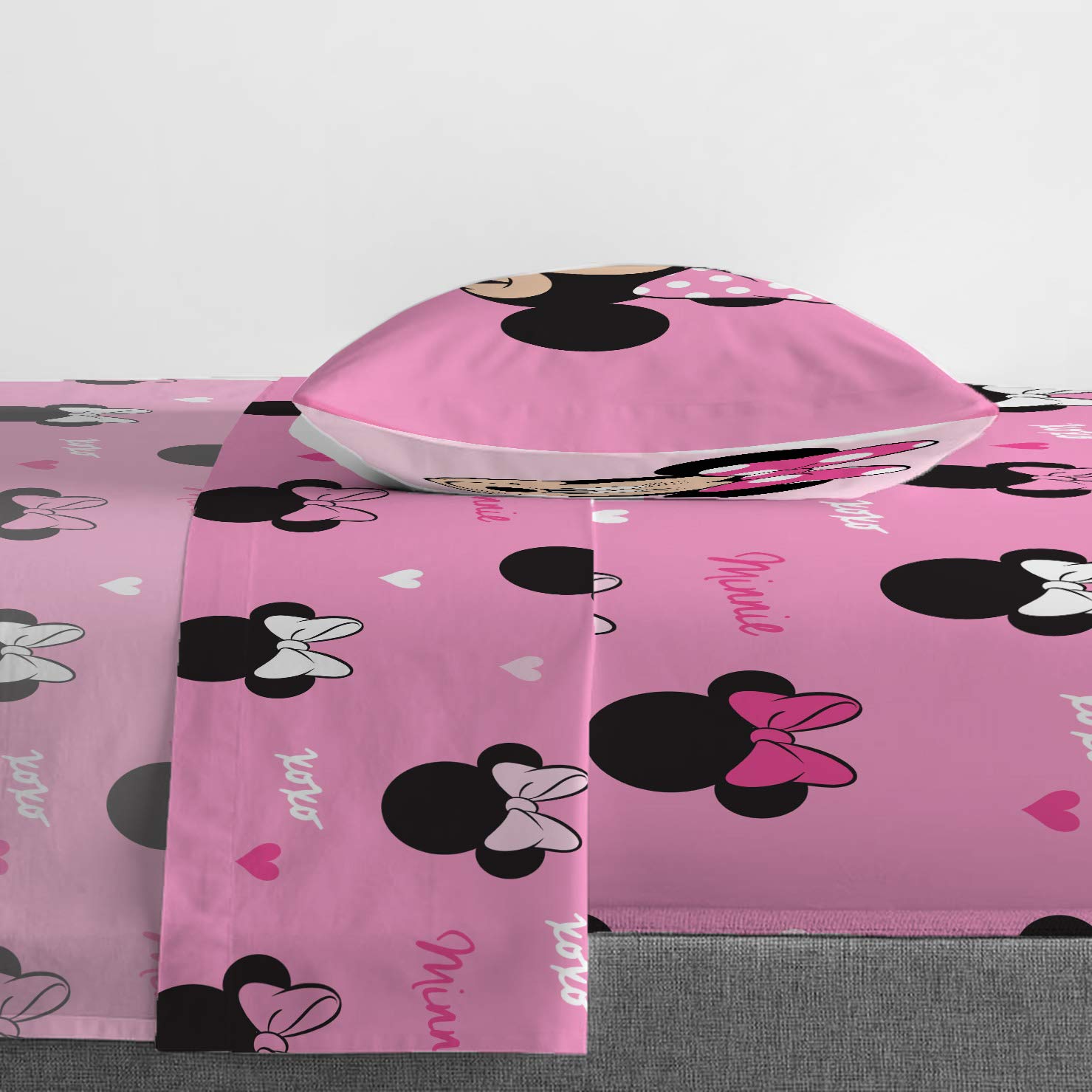 Disney Minnie Mouse Hearts & Love 4-Piece Twin Bedding Set - Reversible Comforter & Sheet Set - Ultra Soft Fade Resistant Microfiber - Official Licensed Disney Product - Perfect for Kids' Bedrooms, Dorm Rooms & Gift Giving