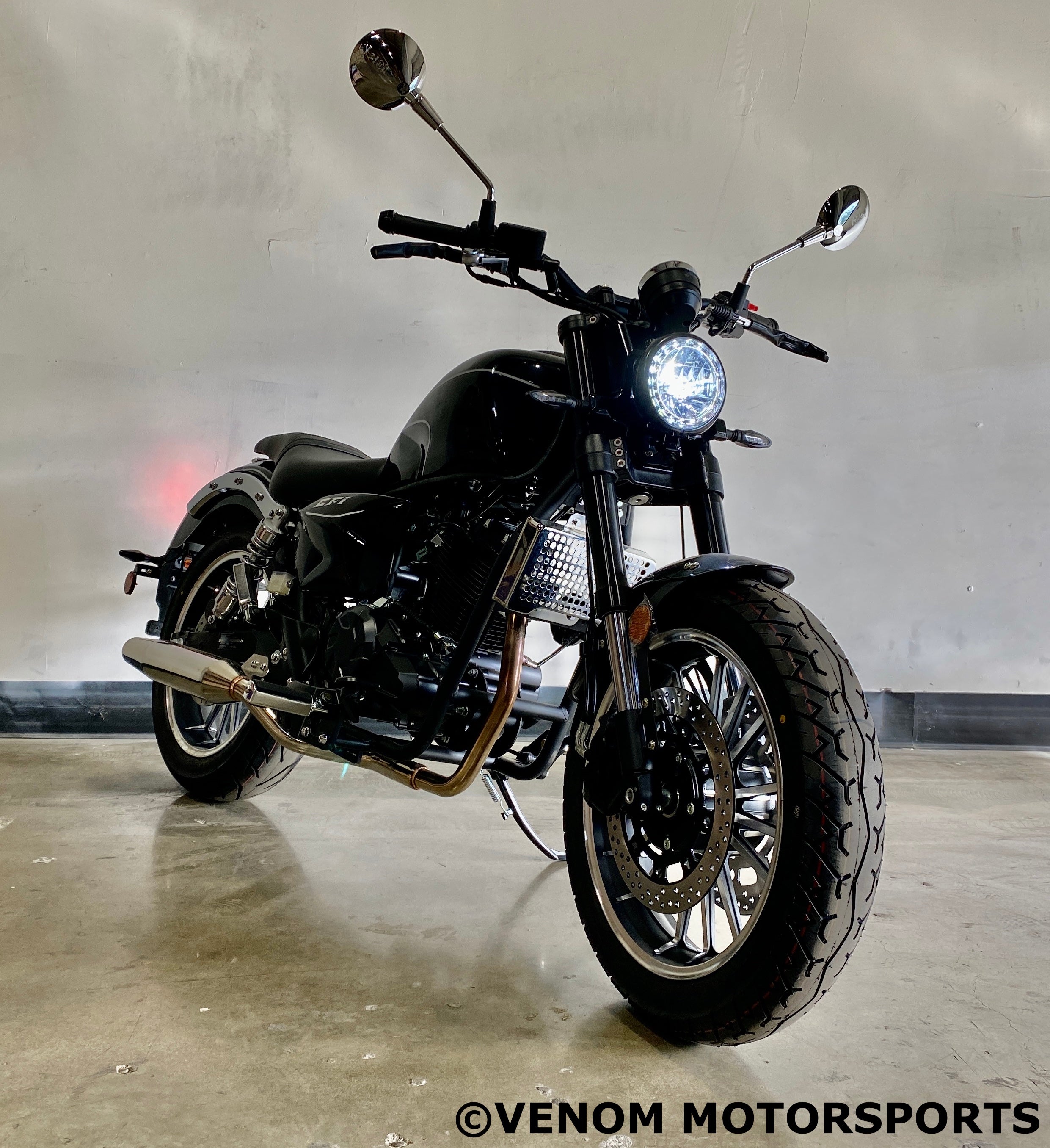 Venom Cruiser 250cc Chopper Motorcycle - Fuel Injected Engine, 6-Speed Transmission for Urban Commuting & Highway Cruising