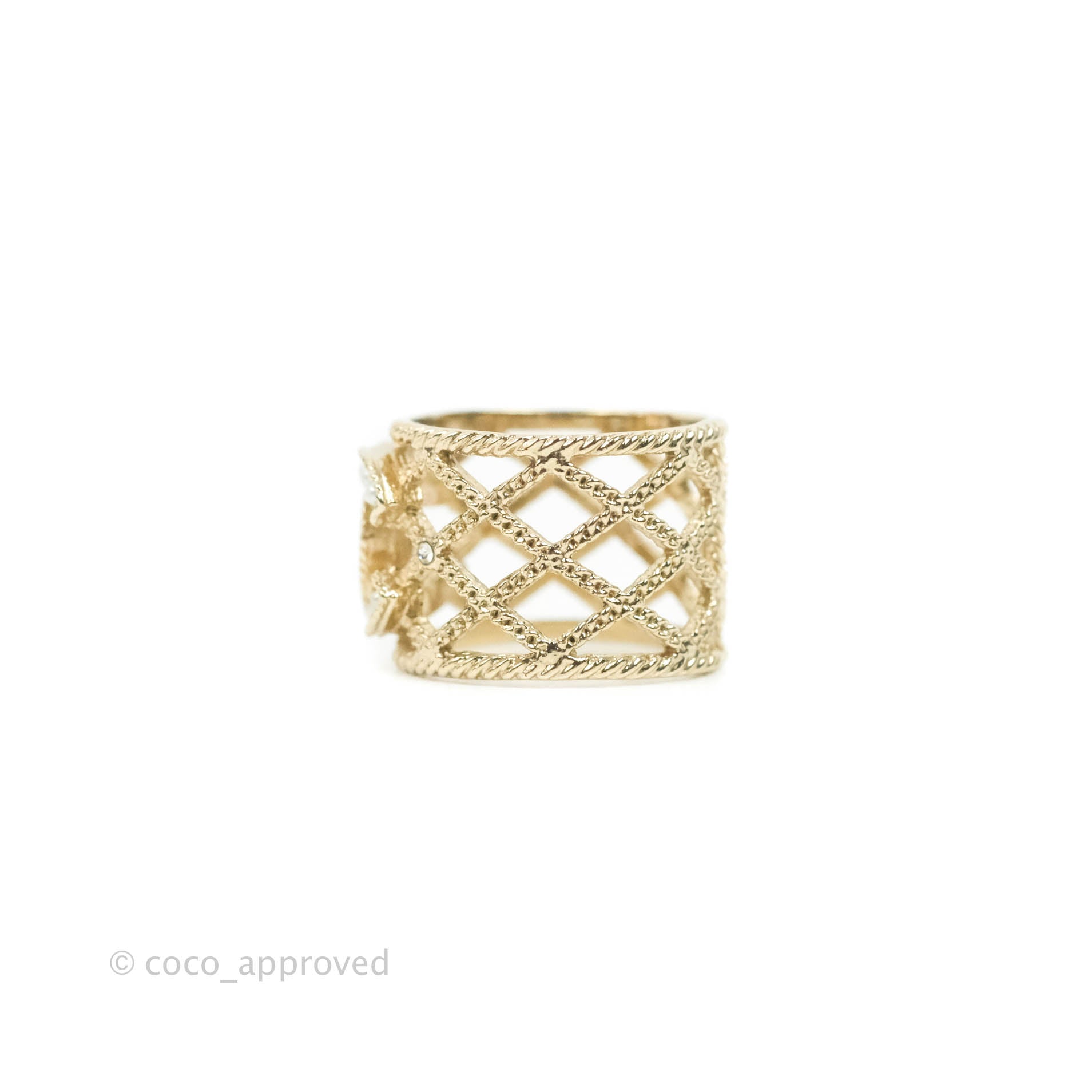 Chanel CC Pearl Ring in Gold Tone - Elegant Fashion Jewelry for Women | Perfect for Parties, Weddings & Special Occasions