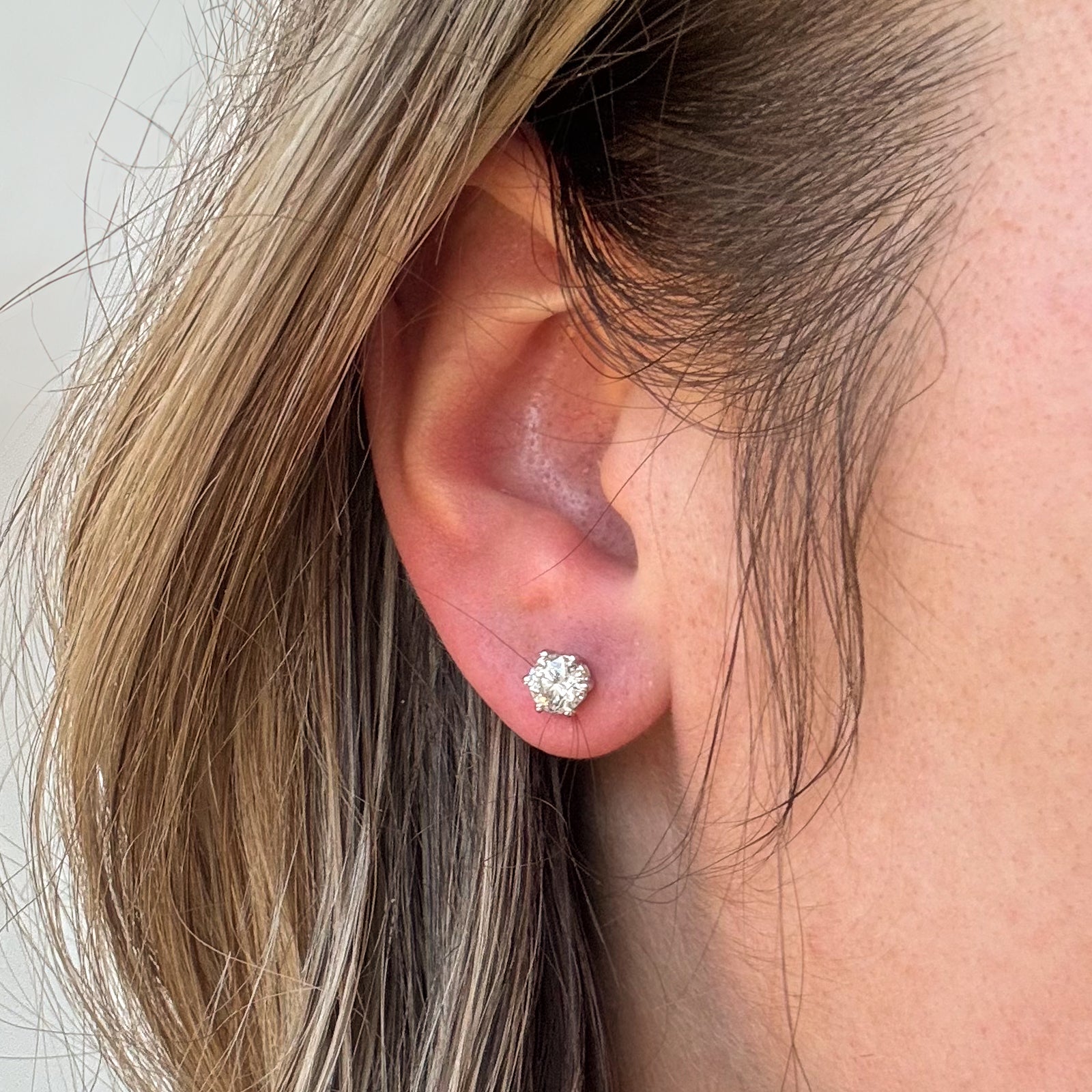 1.25ctw Diamond Stud Earrings for Women - Round Cut 14K White Gold Earrings | Perfect for Weddings, Anniversaries & Special Occasions