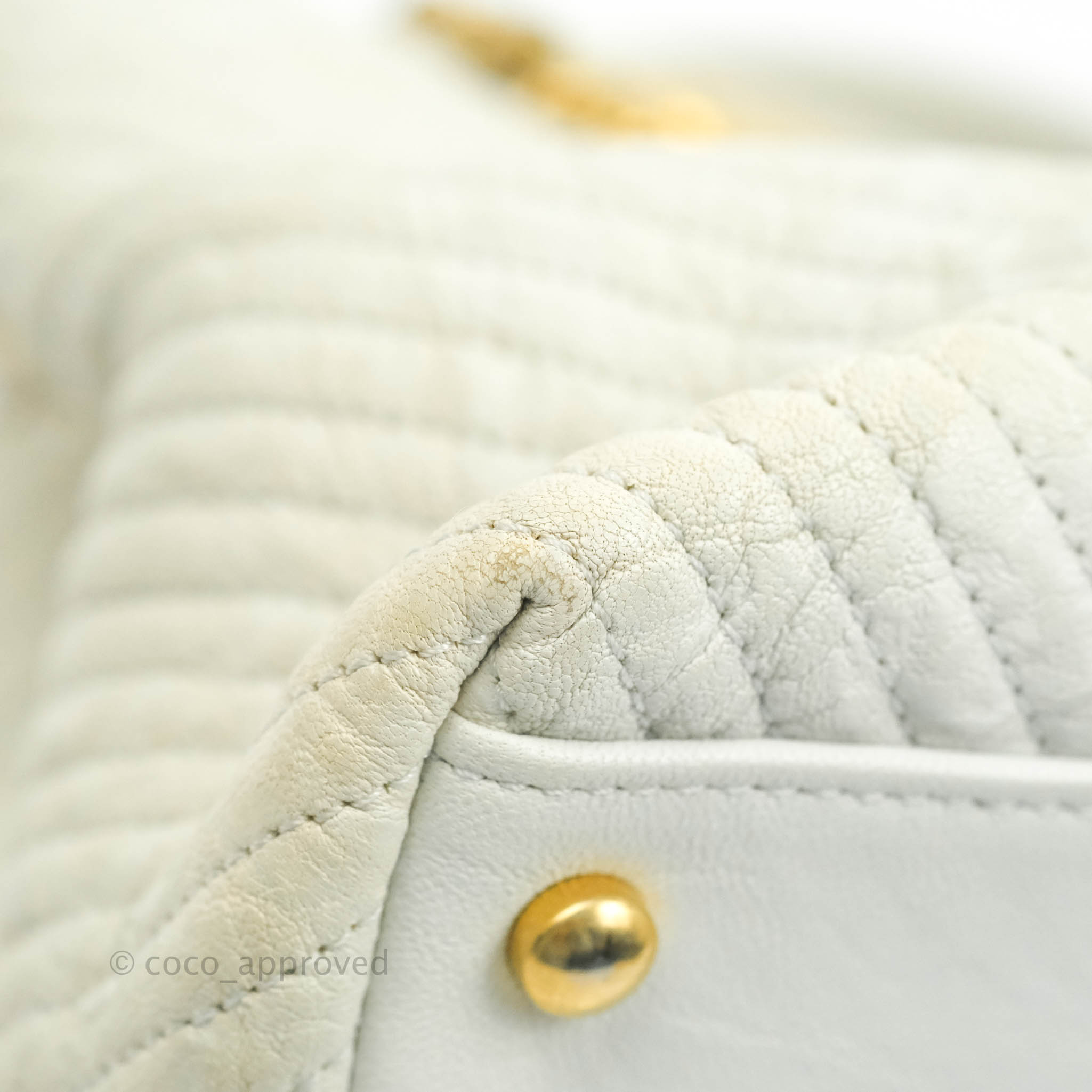Chanel Chevron Quilted Tote Bag in White Crumpled Calfskin with Aged Gold Hardware - Luxury Designer Handbag for Women, Perfect for Work, Travel and Everyday Use