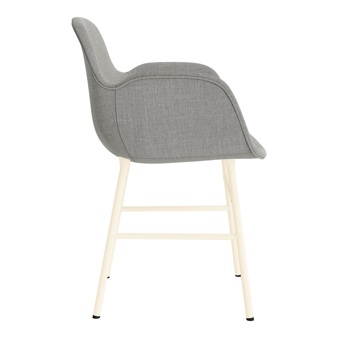 Modern Form Armchair with Sturdy Metal Legs & Soft Upholstery - Perfect for Living Room, Office, or Reading Nook