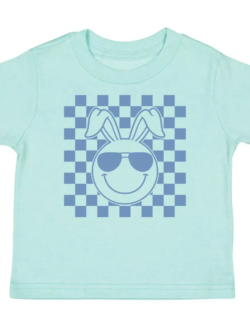 Easter Bunny Smiley T-Shirt - Cute Cartoon Graphic Tee for Women & Men - Perfect for Easter Celebrations, Spring Outfits & Casual Wear