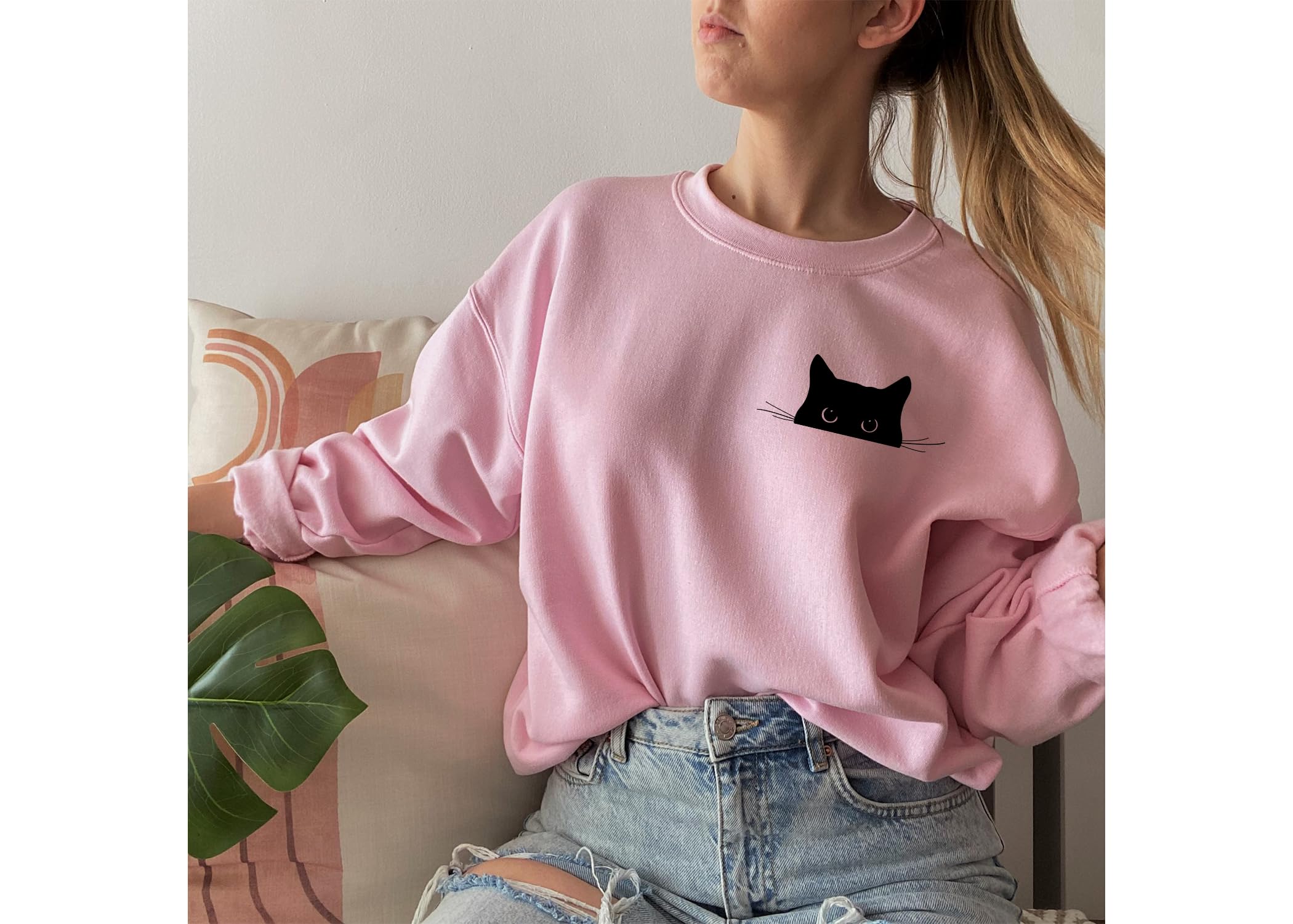 Cute Cat Sweatshirt for Women - Funny Black Cat Peeking Design - Perfect Gift for Cat Lovers & Cat Moms - Cozy Fall & Winter Fashion for Casual Wear, Cat-Themed Parties & Gifts