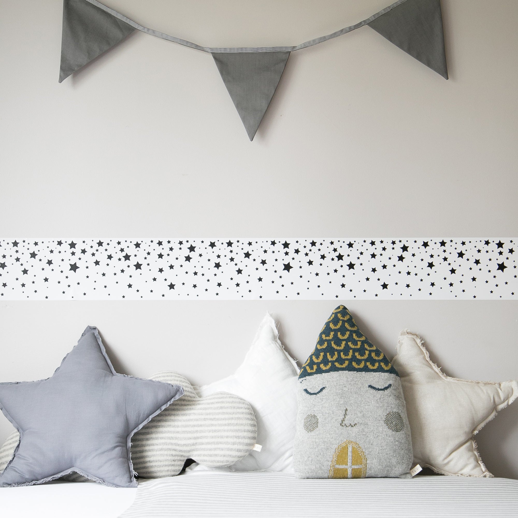 Falling Stars Peel and Stick Wallpaper Border - Self-Adhesive Decorative Wall Trim for Nursery, Kids Room & Home Decor - Easy to Install & Remove