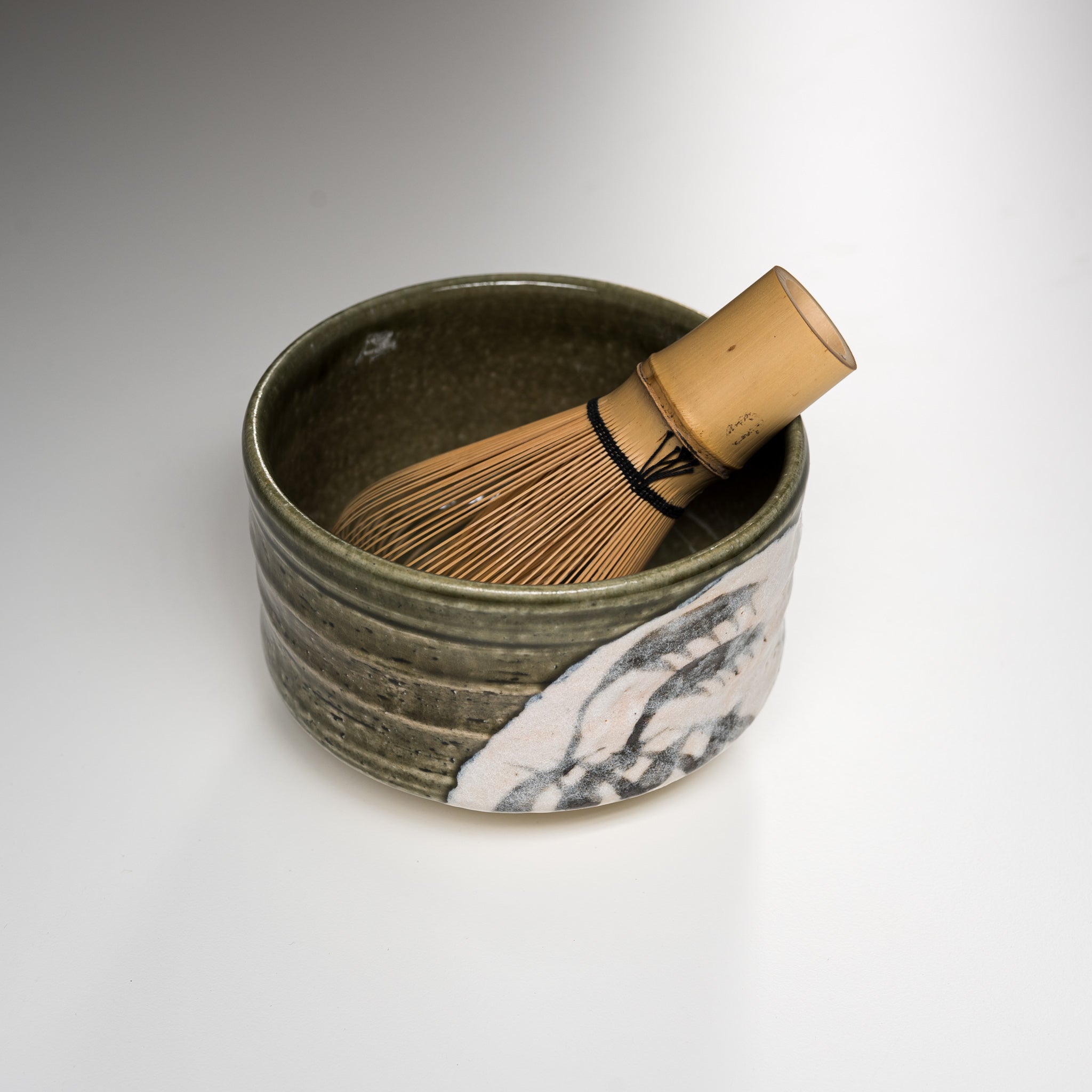 Premium Matcha Bowl - Handcrafted Oribe Ivy Design Ceramic Tea Cup for Japanese Tea Ceremony | Traditional Green Tea Drinking & Zen Meditation Accessory
