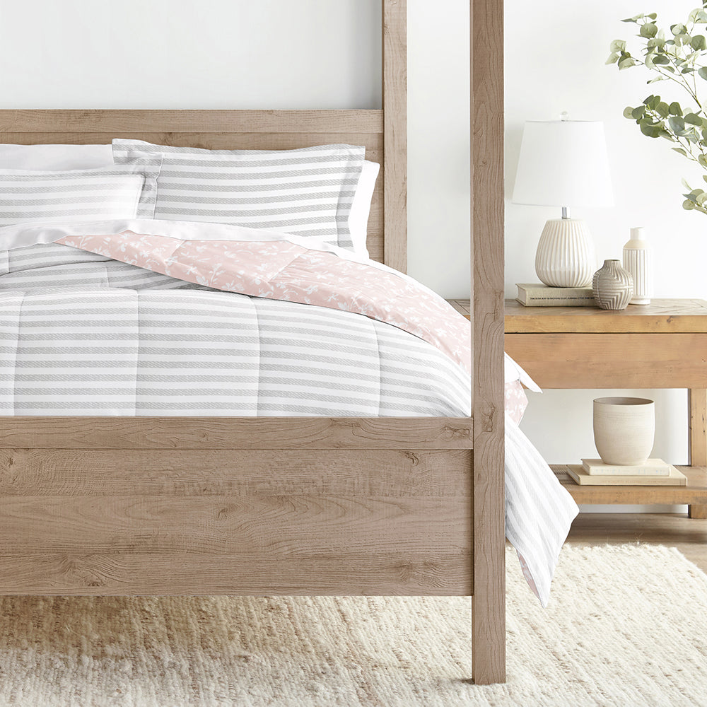Pressed Flowers Reversible Down Alternative Comforter Set - All-Season Lightweight Hypoallergenic Bedding - Perfect for Guest Rooms, Dorms & Cozy Bedroom Decor