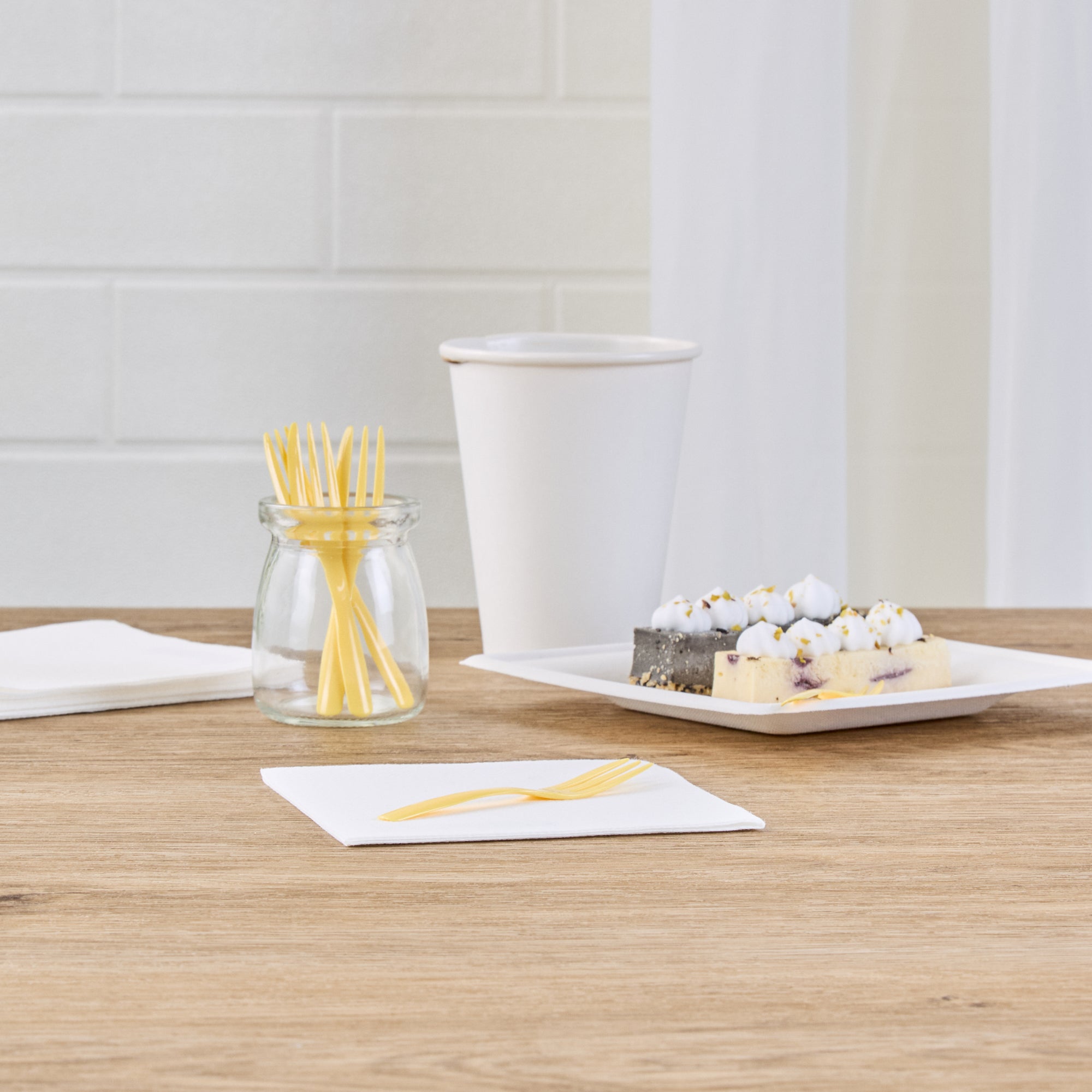 Baby Yellow Plastic Cake Forks with Knife Edge - 4 x 3/4 Inch - Pack of 500 - Perfect for Birthday Parties, Baby Showers & Catering Events