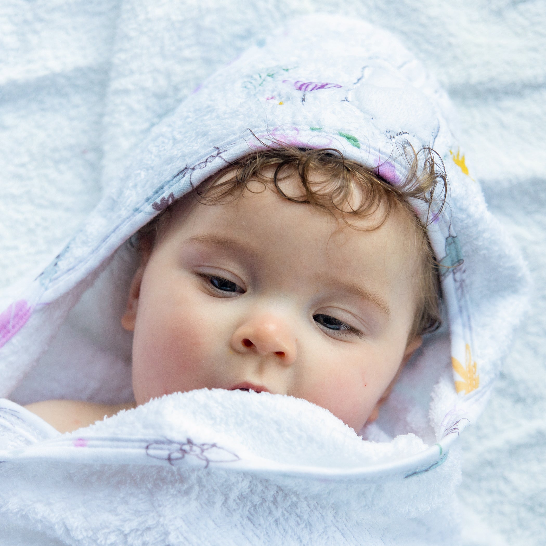Peter Rabbit 'New Adventure' Hooded Towel for Kids - Soft Pink Baby Bath Towel with Hood for Toddlers & Infants - Perfect for Bath Time, Swimming, and Beach Outings