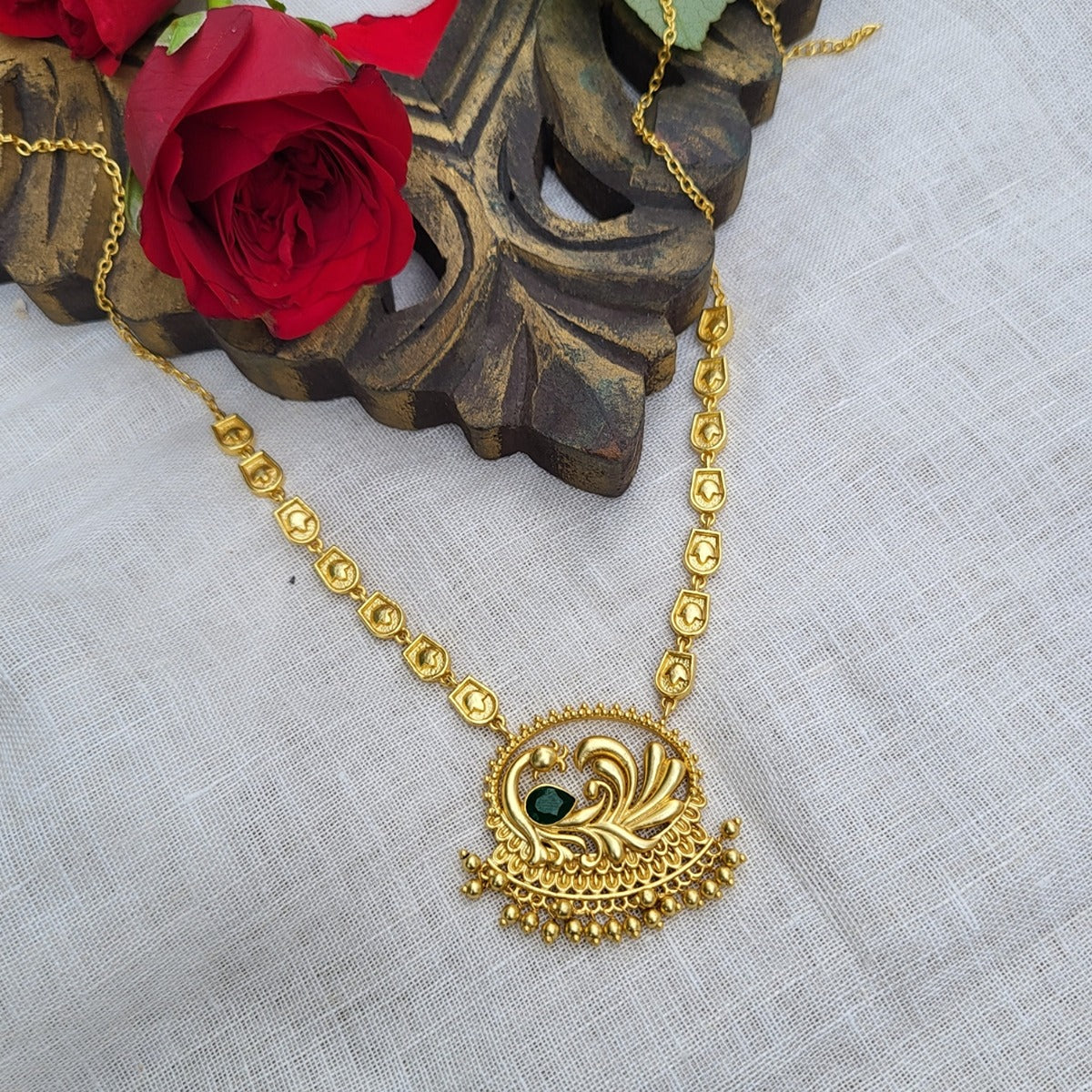 Peacock Enigma Pendant Necklace - Elegant Jewelry for Women, Unique Peacock Feather Design, Stainless Steel Chain - Perfect for Parties, Weddings & Special Occasions