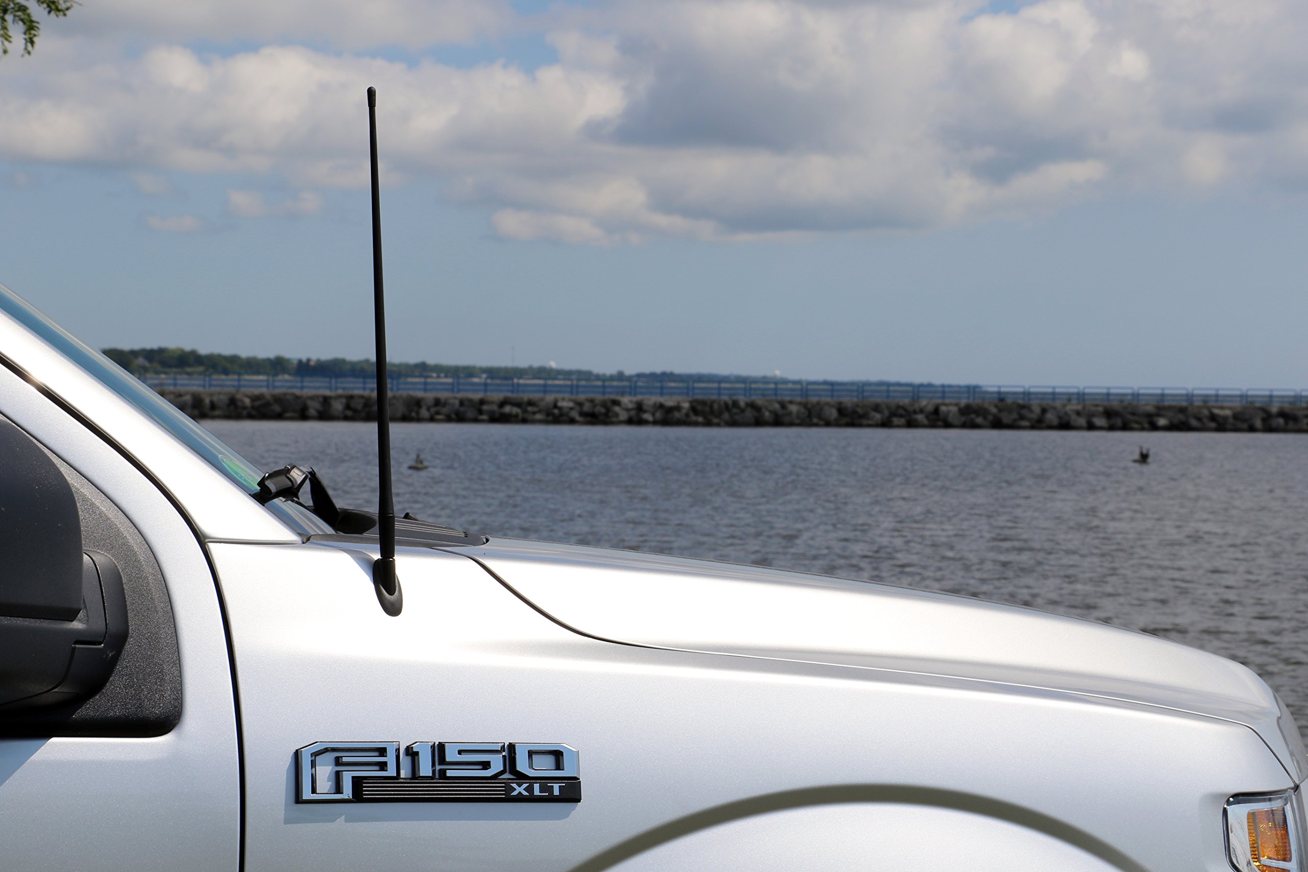17-Inch All-Terrain Flexible Rubber Antenna for Chevrolet Silverado 1500 (2006-2025) - Spring Steel Core - Durable Off-Road Replacement - Perfect for Truck Accessories & Outdoor Adventures