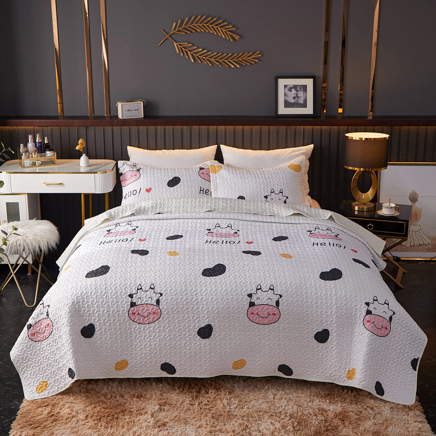 Kindred Home Black and White Cow Print Quilt Set - Animal Theme Farmhouse Bedding for Kids & Teens - Soft Luxury Cow Pattern Comforter for Boys & Girls (Queen Size) - Perfect for Country Themed Bedrooms, Dorm Rooms & Cozy Farmhouse Decor