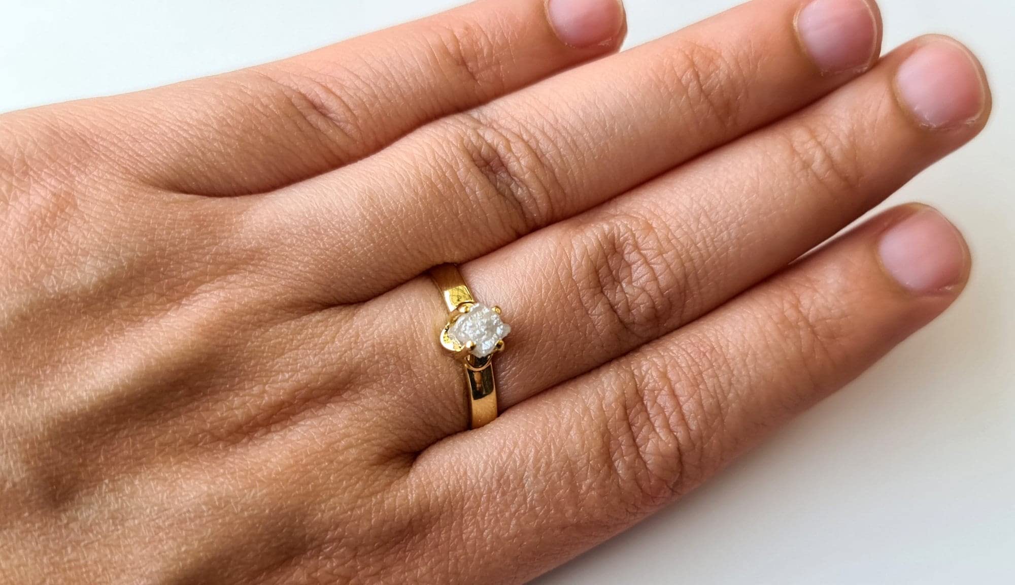 925 Sterling Silver Raw Diamond Ring - White Gray Cube Shape Rough Diamond Stackable Ring, Minimalist Promise Ring (4.5mm) for Women - Perfect for Everyday Wear, Anniversary Gifts & Stacking Jewelry Looks
