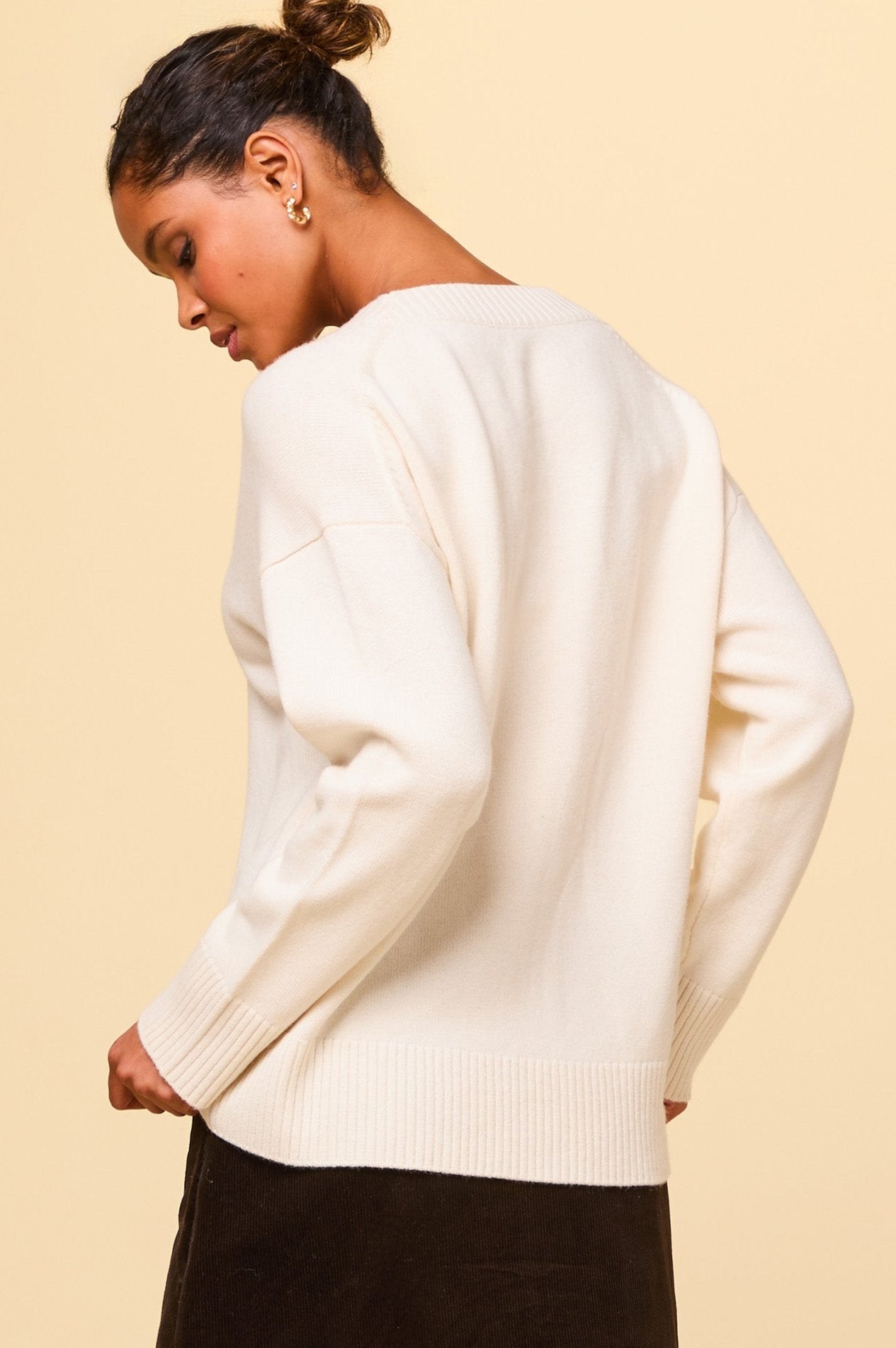 Premium Merino Wool Relaxed V-Neck Sweater for Women - Soft & Comfortable Cream Pullover | Perfect for Casual Wear, Office & Winter Layering