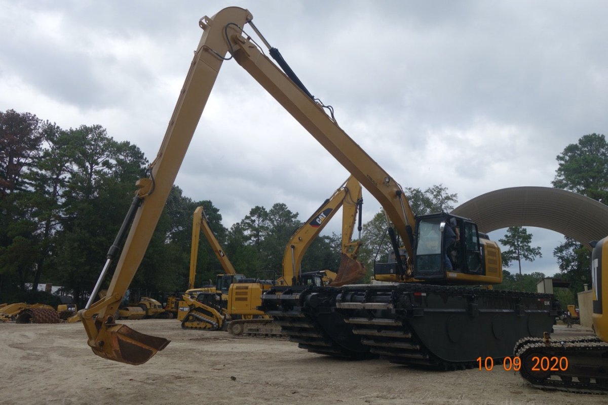 2012 Caterpillar Excavator with 7388 Hours - Heavy Duty Construction Equipment for Mining, Digging & Demolition Projects
