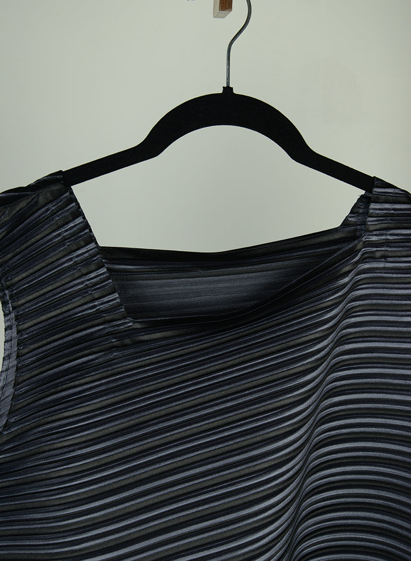 Issey Miyake Pleats Please Black Pleated Dress Size 46 - Elegant & Comfortable for Work, Parties & Special Occasions