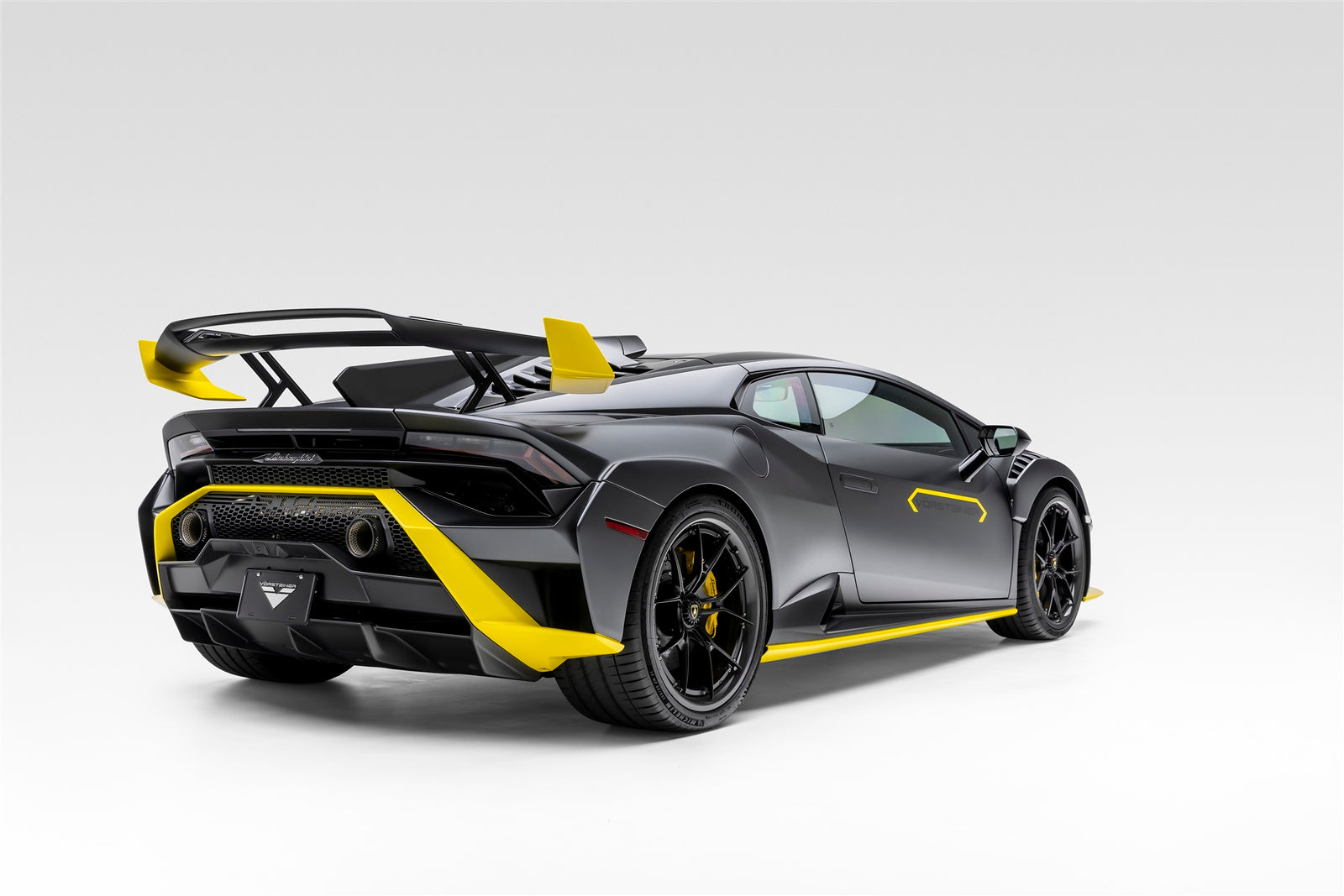Lamborghini Huracan STO VMPC 208 Diecast Model Car - 1:18 Scale Collectible Supercar Replica for Display & Racing Enthusiasts - Perfect for Home Office Decoration, Car Showcases, and Gift Giving