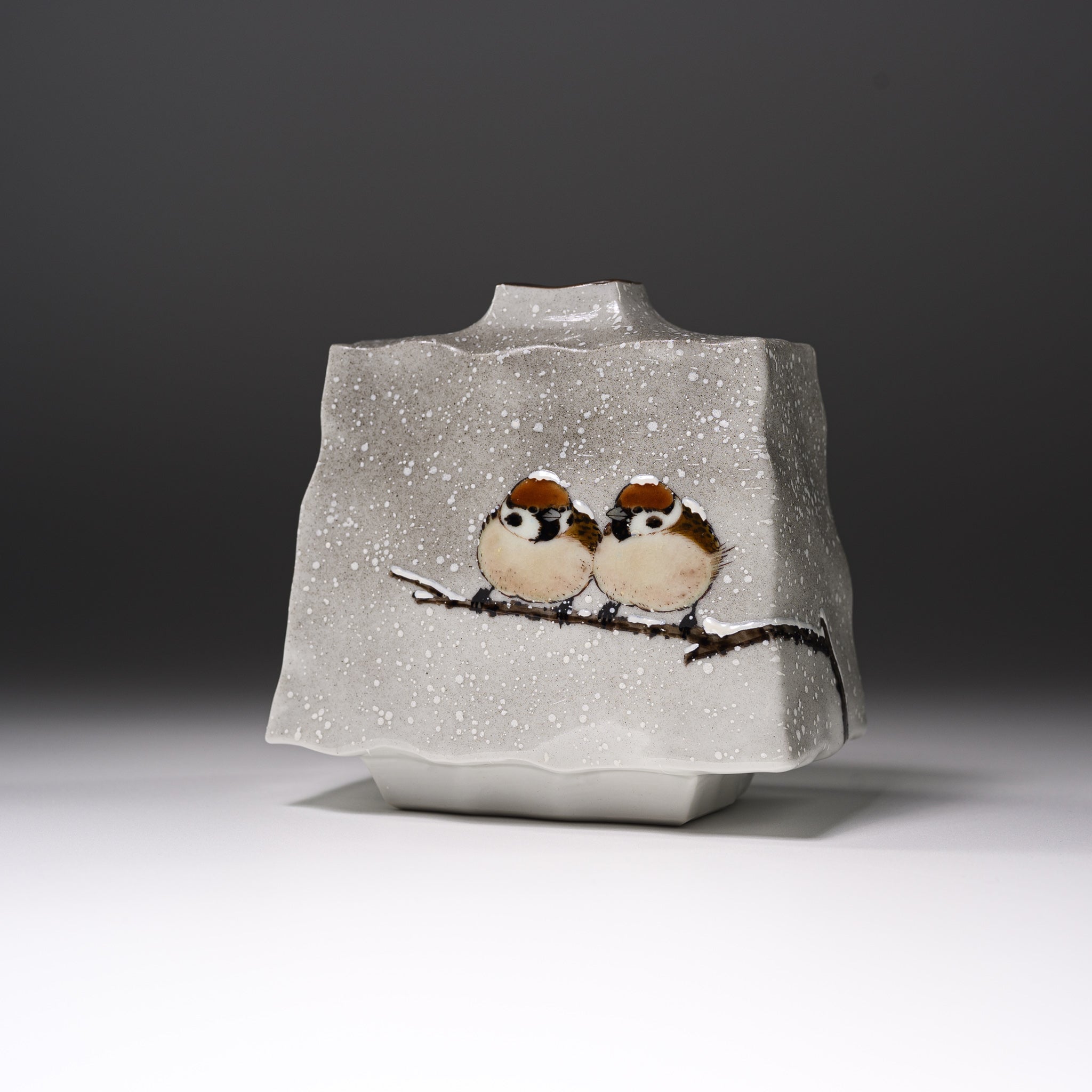 Handcrafted Kutani Ware Vase by Toshito Nakamura - Snow Sparrow Design - 11.5cm Japanese Ceramic Art Piece - Perfect for Home Decor, Gift & Tea Ceremony Display