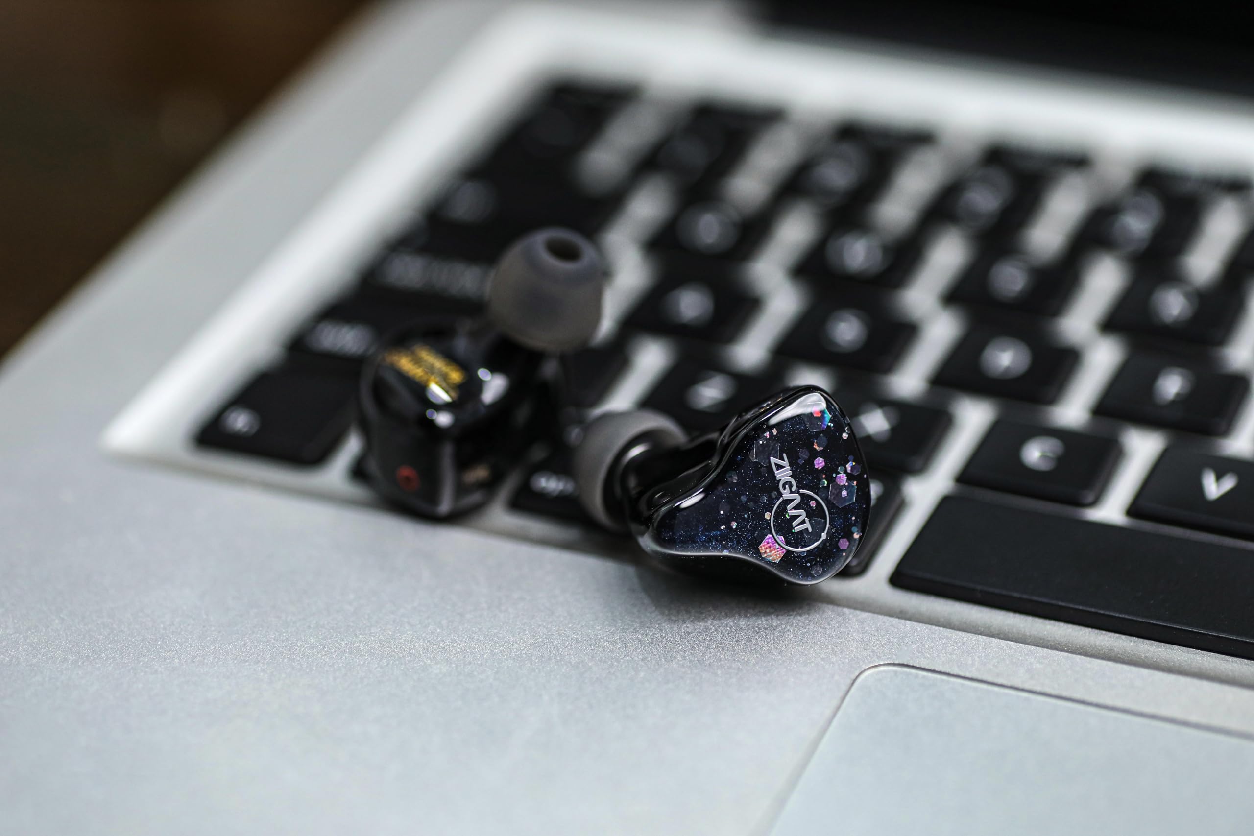 Linsoul ZiiGaat Cincotres 2DD+3BA HiFi IEM Earphones - Professional Studio Tuned Wired In-Ear Monitors with Detachable 2pin Cable (3.5mm) for Musicians, Audiophiles & Gamers - Perfect for Studio Recording, Live Performances & Competitive Gaming