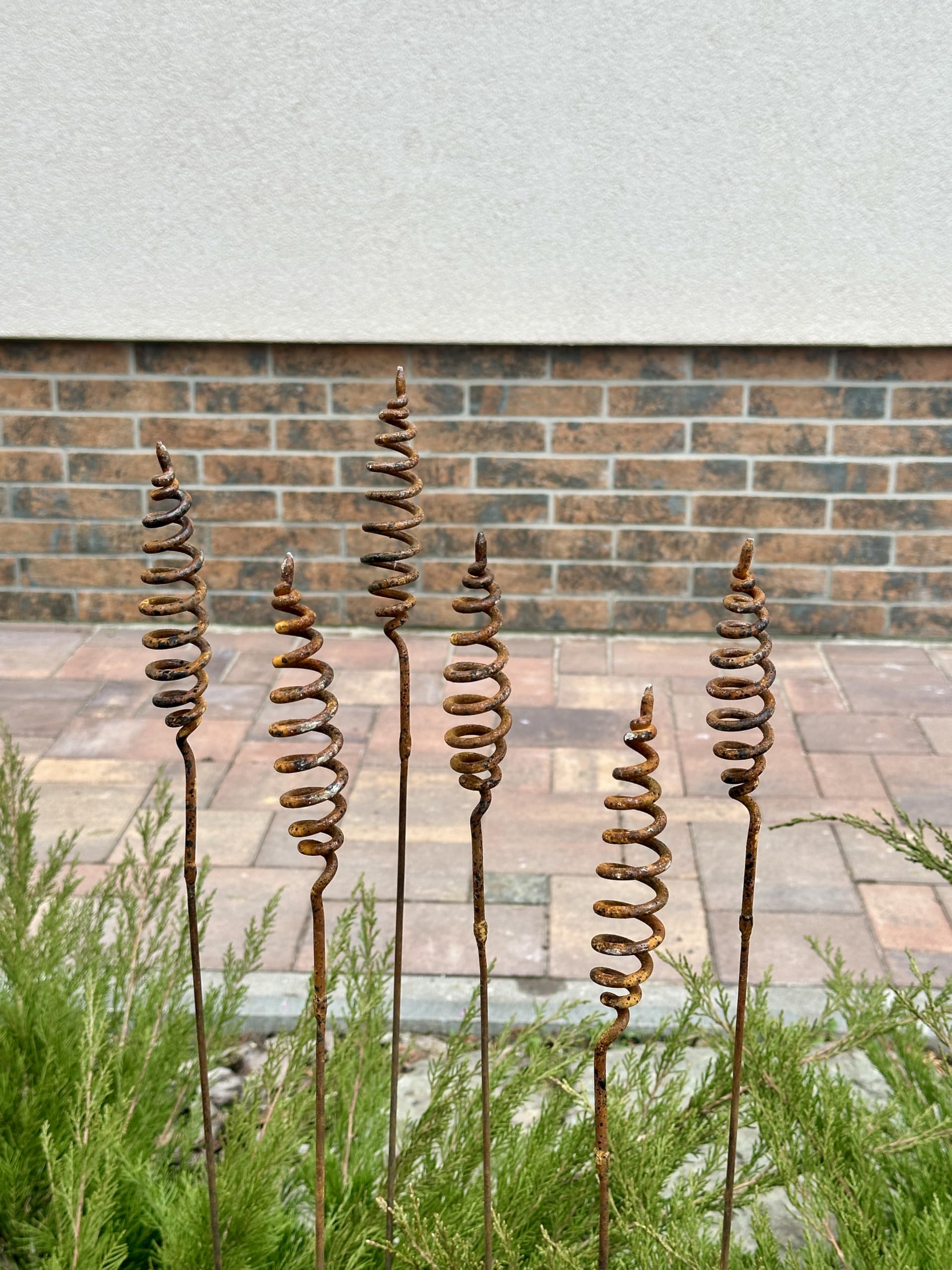 Rustic Metal Flower Set of 6 - Vintage Garden Decor, Outdoor Yard Art for Patio & Lawn - Perfect for Farmhouse, Cottage & Boho Style Gardens