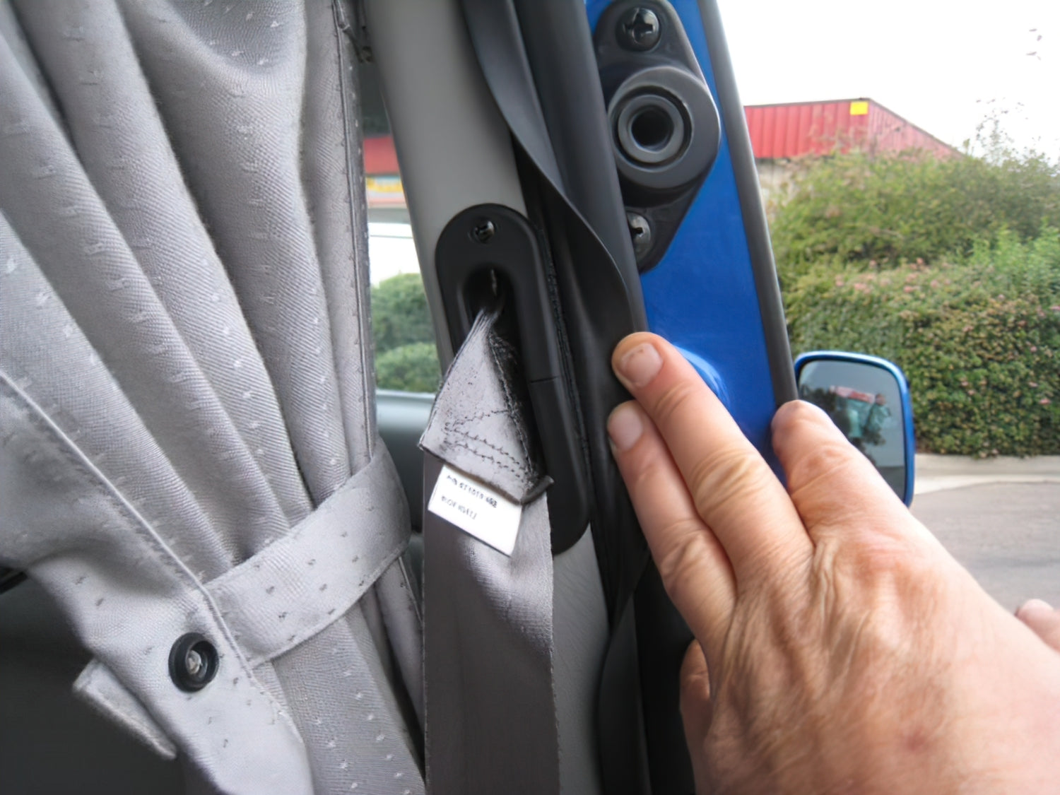 3 Point Retractable Seat Belt for Jumpseat (Left/Right) - Compatible with Eurovan Weekender & Multivan | Enhanced Safety for Rear Passengers | Perfect for Campers, Vans, and Family Road Trips