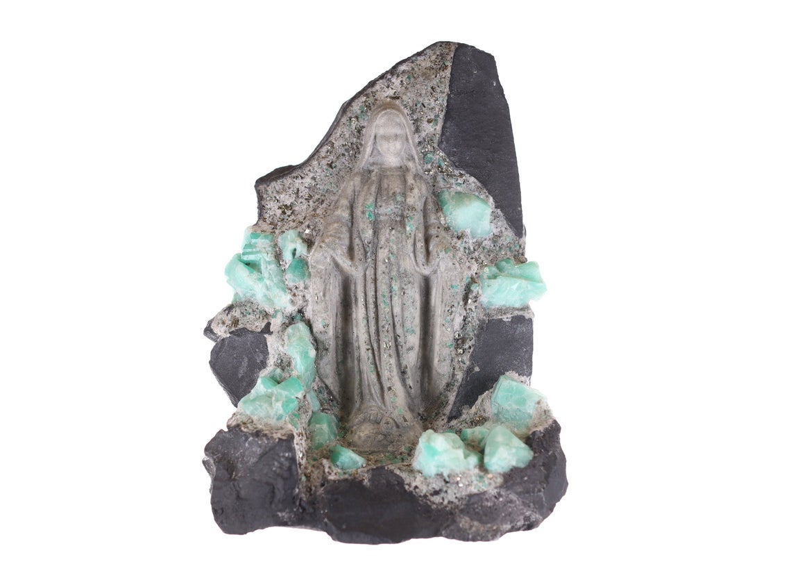 Colombian Emerald Virgin Mary Rough Crystal Sculpture - Handcrafted Religious Statue for Home Altar, Meditation & Spiritual Decor