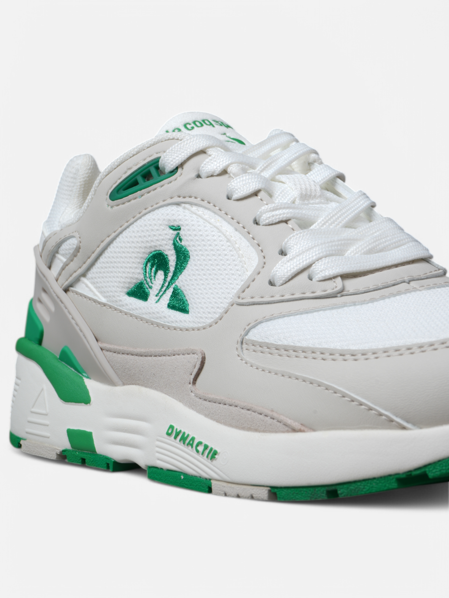 Le Coq Sportif R1100 Classic Sneakers - White & Green Retro Running Shoes for Men & Women | Comfortable Casual Wear for Gym, Walking & Everyday Fashion