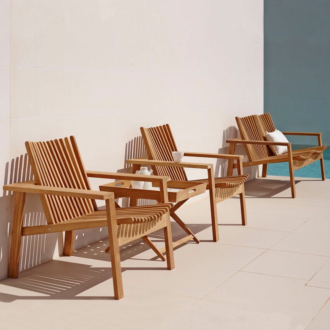 Premium Amaze Outdoor Lounge Chair - Waterproof & Foldable Patio Furniture for Backyard, Poolside, Beach, and Garden Relaxation