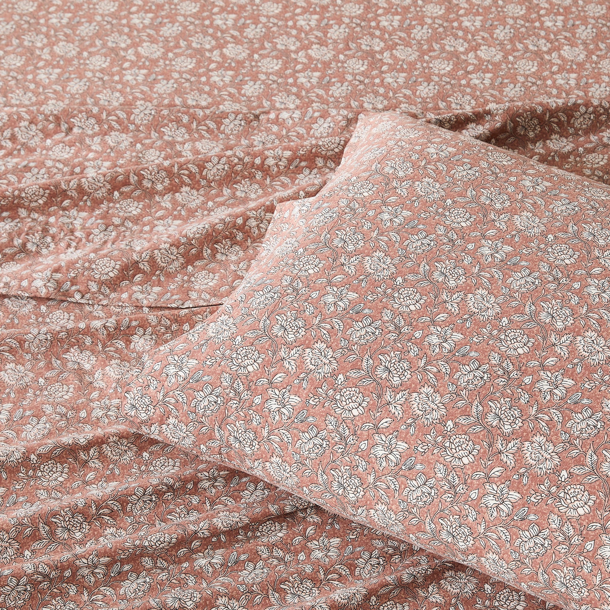 Zara Floral Print 100% Cotton Bed Sheet Set - Queen Size, 4-Piece Set for Soft & Breathable Bedding | Perfect for Master Bedroom, Guest Room & Dormitory