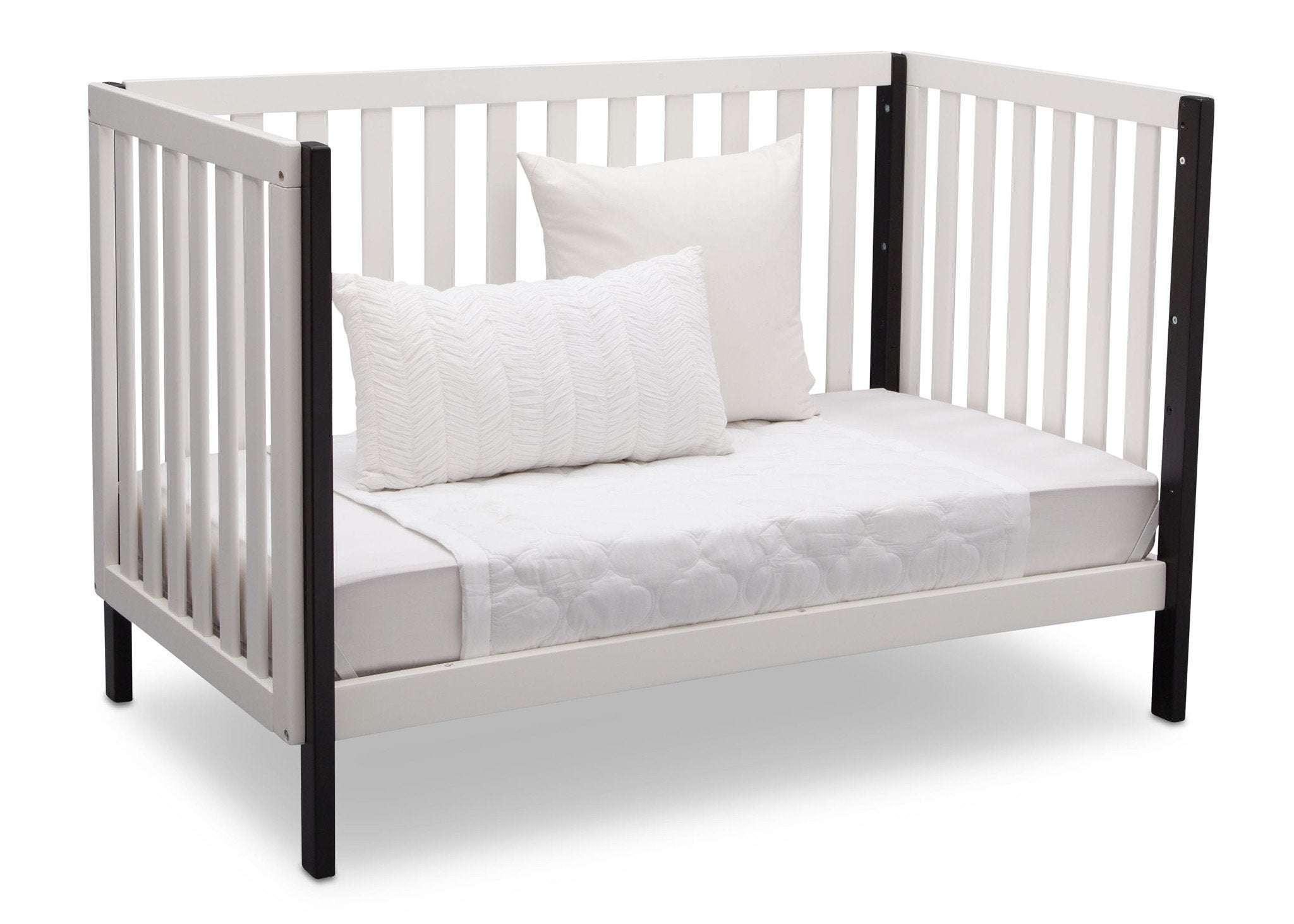 Milo 3-in-1 Convertible Baby Crib - White Wooden Nursery Bed with Toddler Rail & Daybed Conversion - Perfect for Newborns to Toddlers in Modern Nursery Rooms