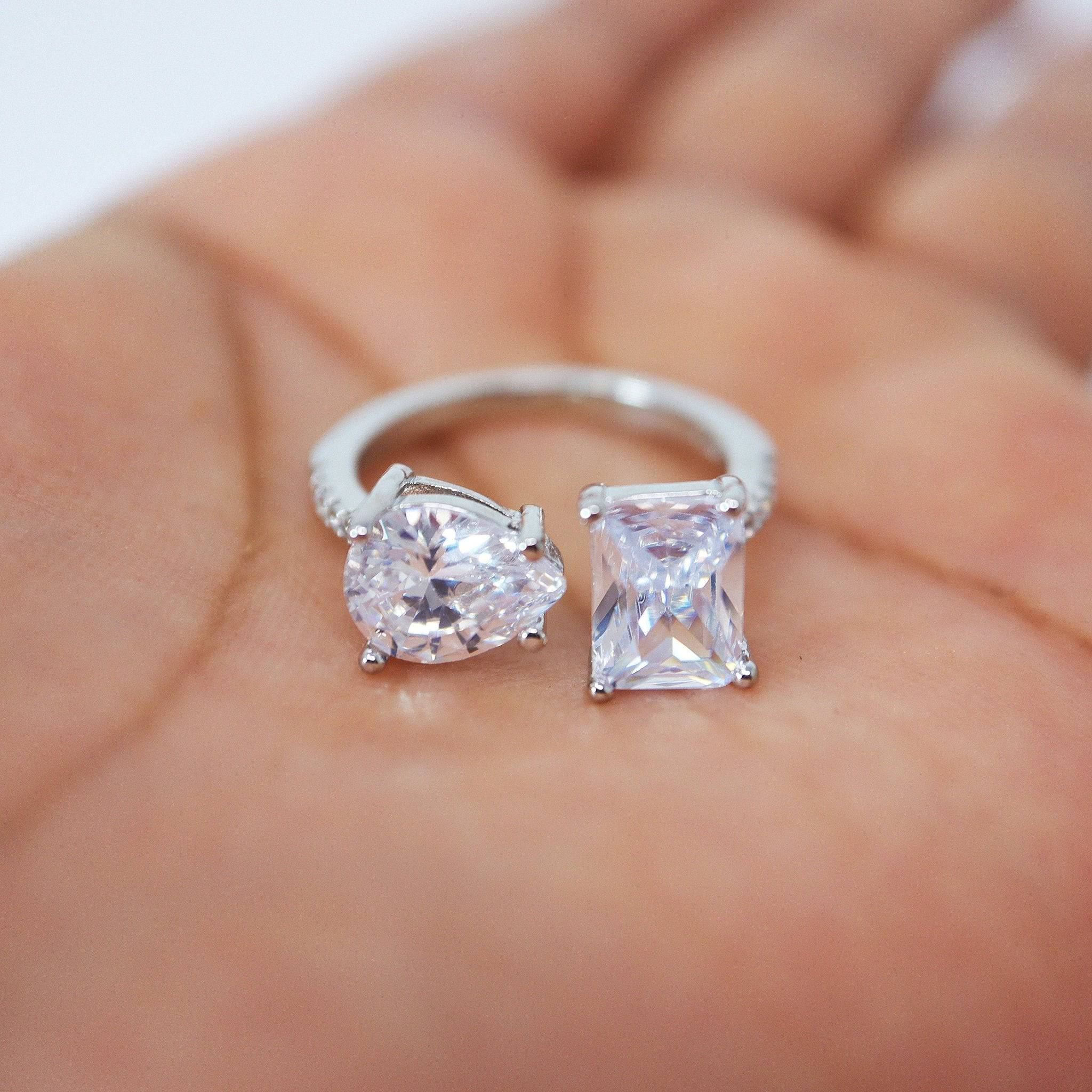 CZ Teardrop In The Ocean Proposal Ring - Elegant Statement Ring for Engagement, Wedding & Anniversary | Perfect Gift for Her | Ideal for Romantic Proposals, Special Occasions & Everyday Luxury