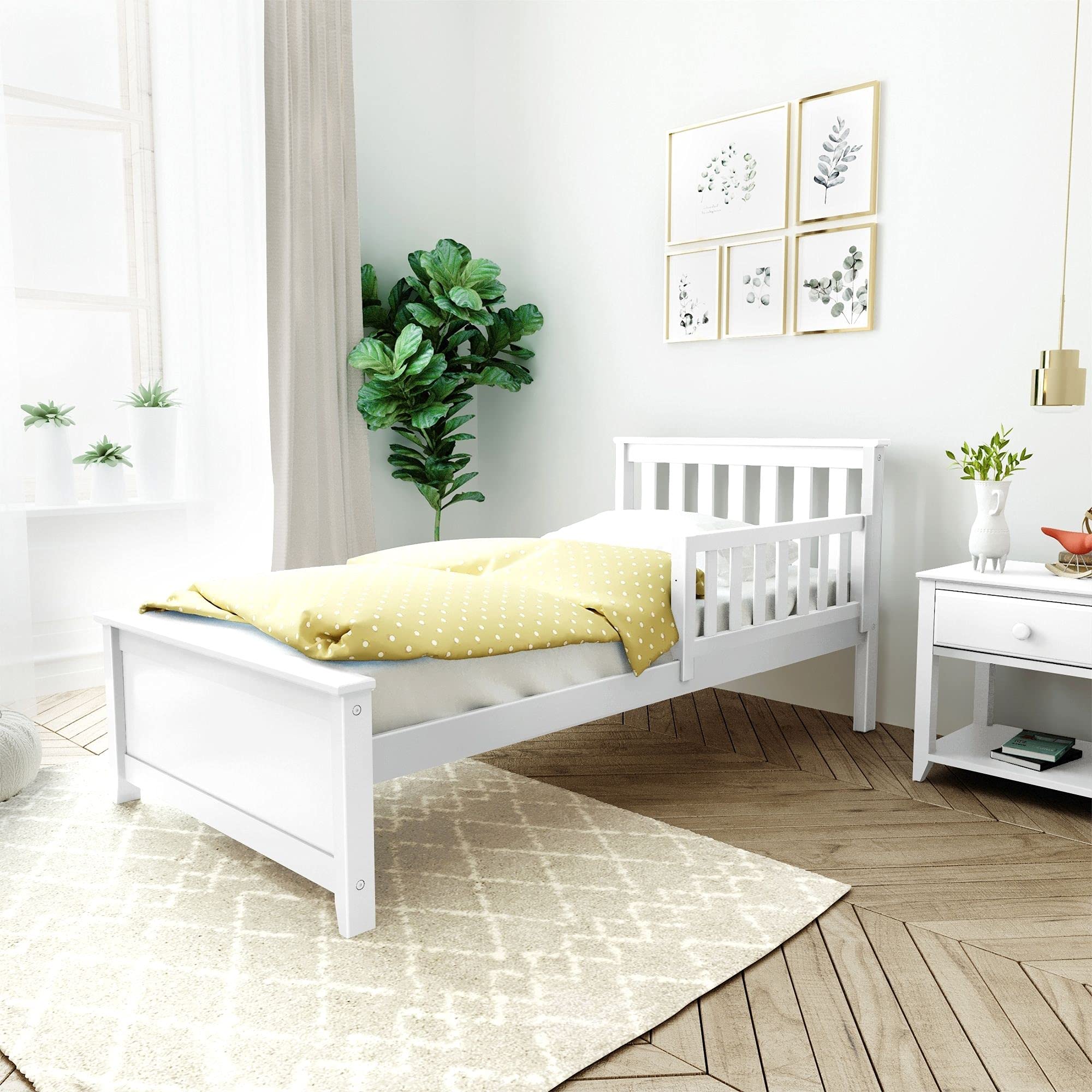 Max & Lily Twin Bed Frame with Headboard - White Wooden Slatted Design with Safety Guard Rail for Kids | Perfect for Bedrooms, Playrooms & Sleepovers