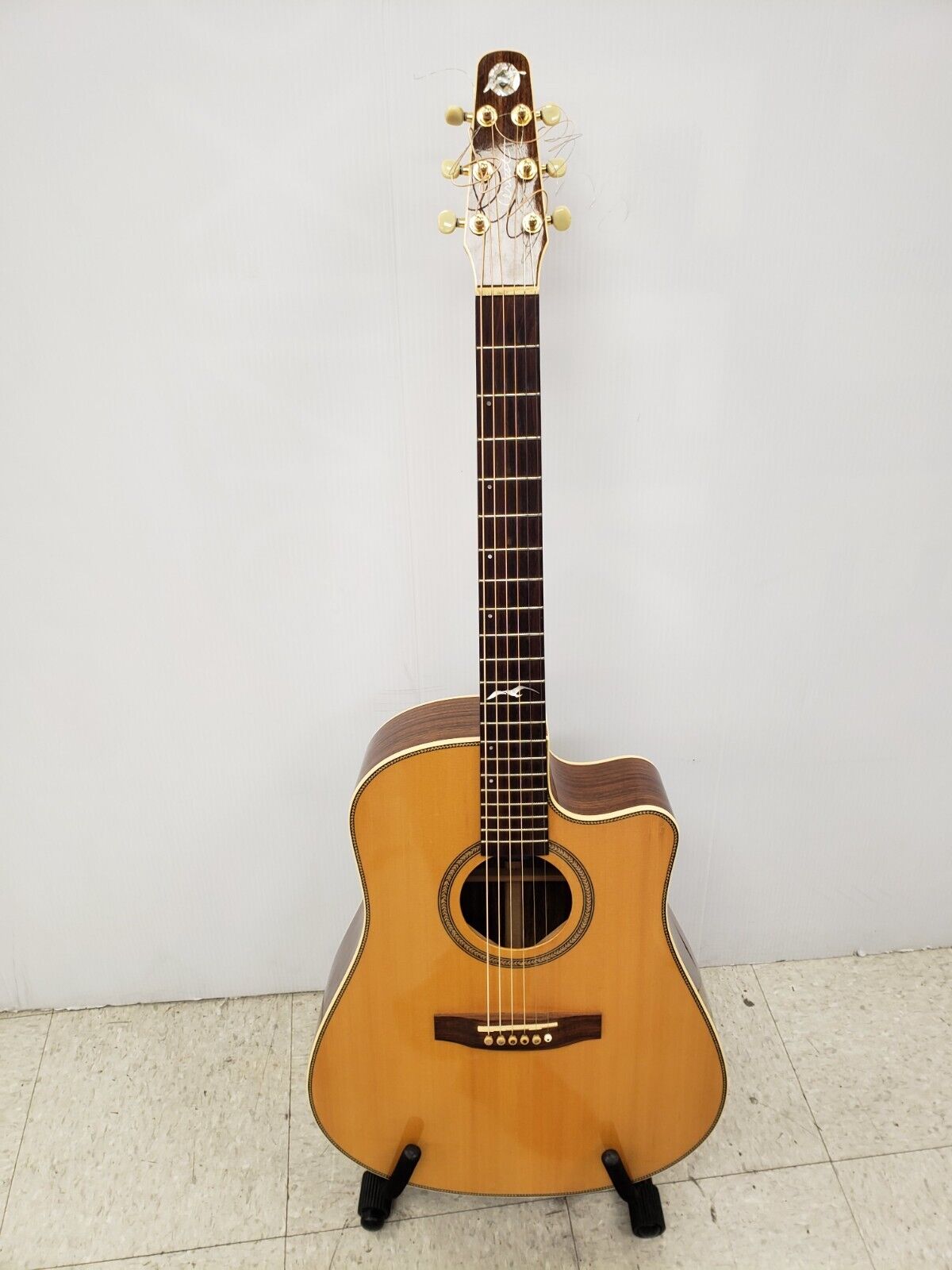 Seagull 22601 Acoustic Guitar - Premium Handcrafted Solid Wood Guitar for Beginners & Professionals - Perfect for Home, Studio & Live Performances