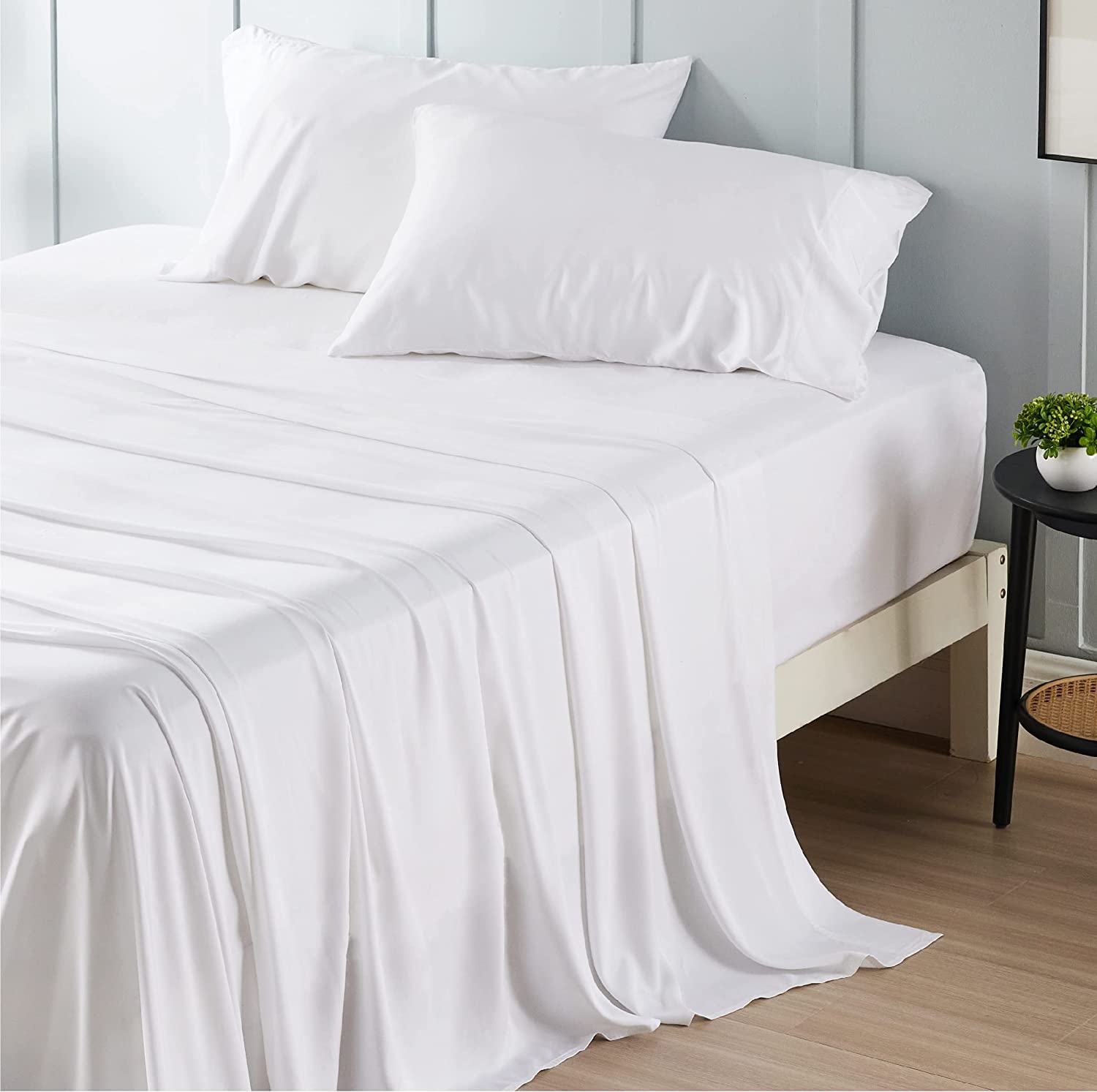 Luxury Egyptian Cotton 4-Piece Full Size Sheet Set - Soft, Breathable & Hotel-Quality Bed Sheets - 16-18 Inch Deep Pocket Fitted Sheet, Flat Sheet & 2 Pillowcases - White Solid - Perfect for Home, Hotel & Guest Room Comfort