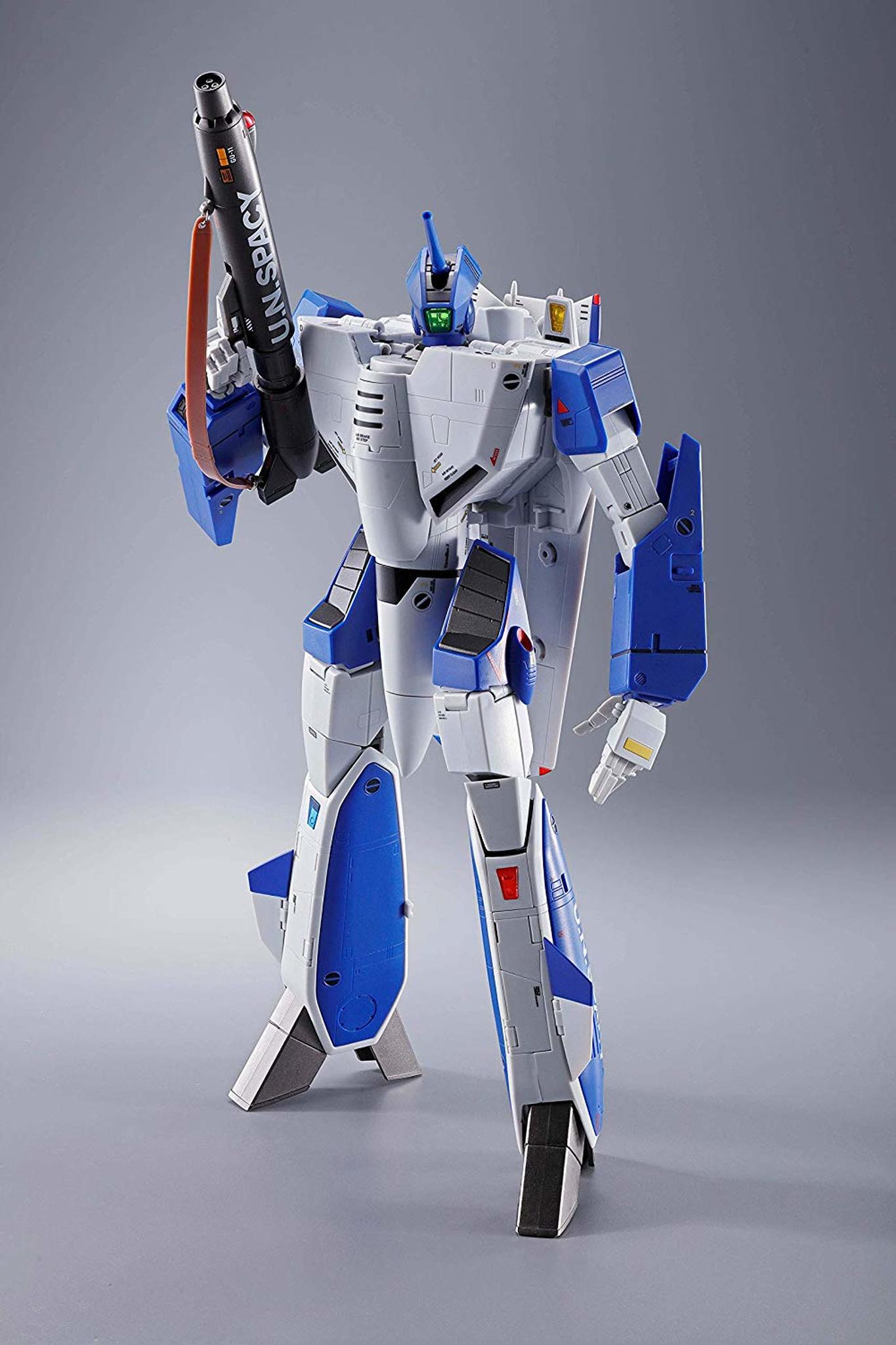 Bandai DX Chogokin Macross VF-1A Valkyrie Maximilian Jenius Custom Action Figure - Collectible Anime Robot Toy for Display & Play - Perfect for Anime Fans & Model Collectors