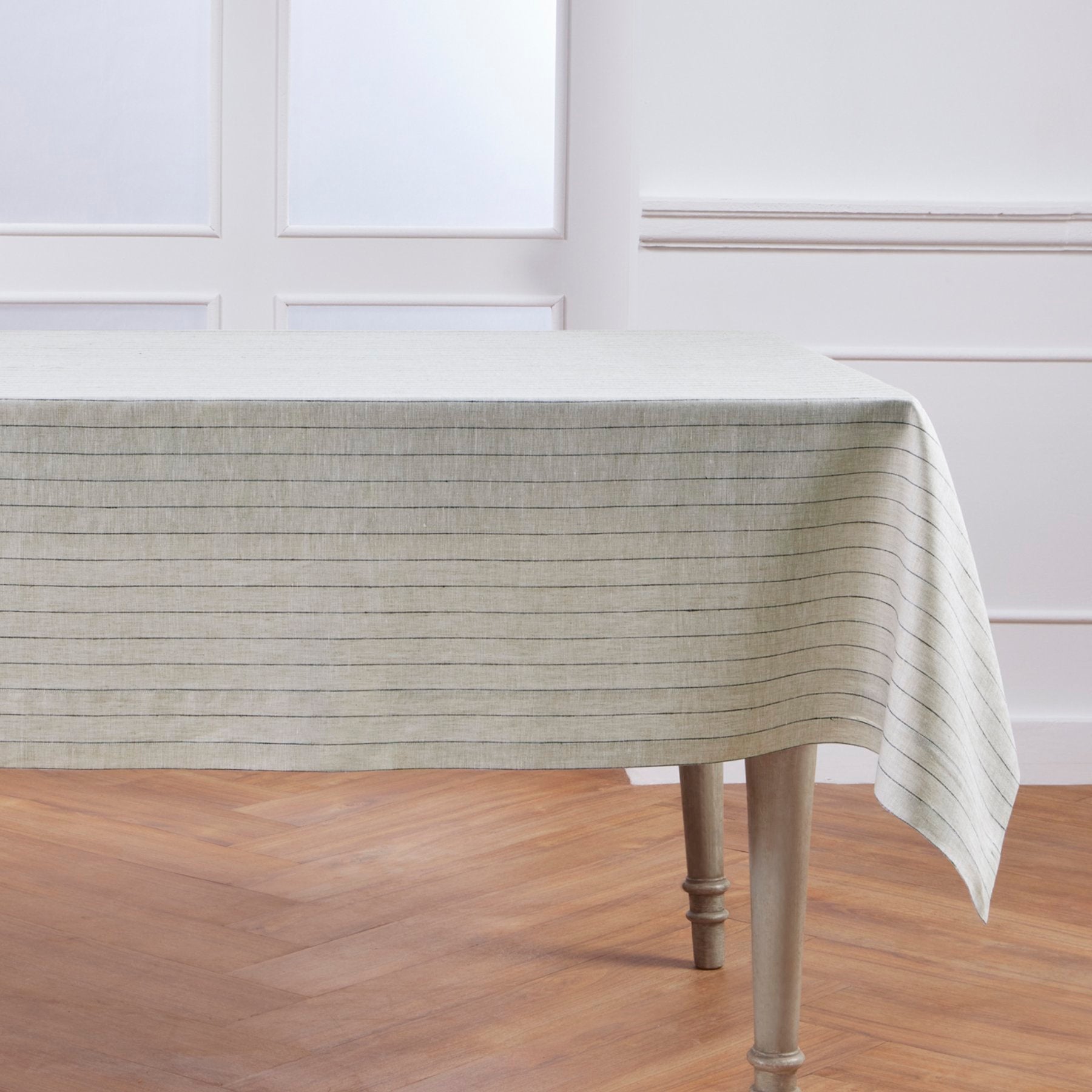 Elegant Pinstripe Tablecloth for Dining & Events - Premium Cotton Table Cover for Restaurants, Weddings & Home Decor