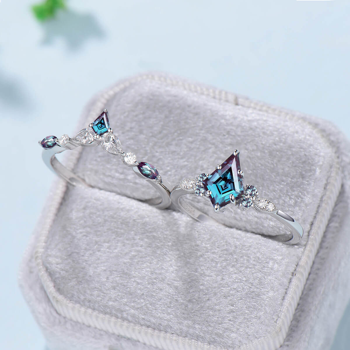 Vintage Alexandrite Moissanite Engagement Ring - Kite Cut Art Deco Bridal Set with Milgrain Detailing, June Birthstone Jewelry for Wedding & Anniversary Gifts