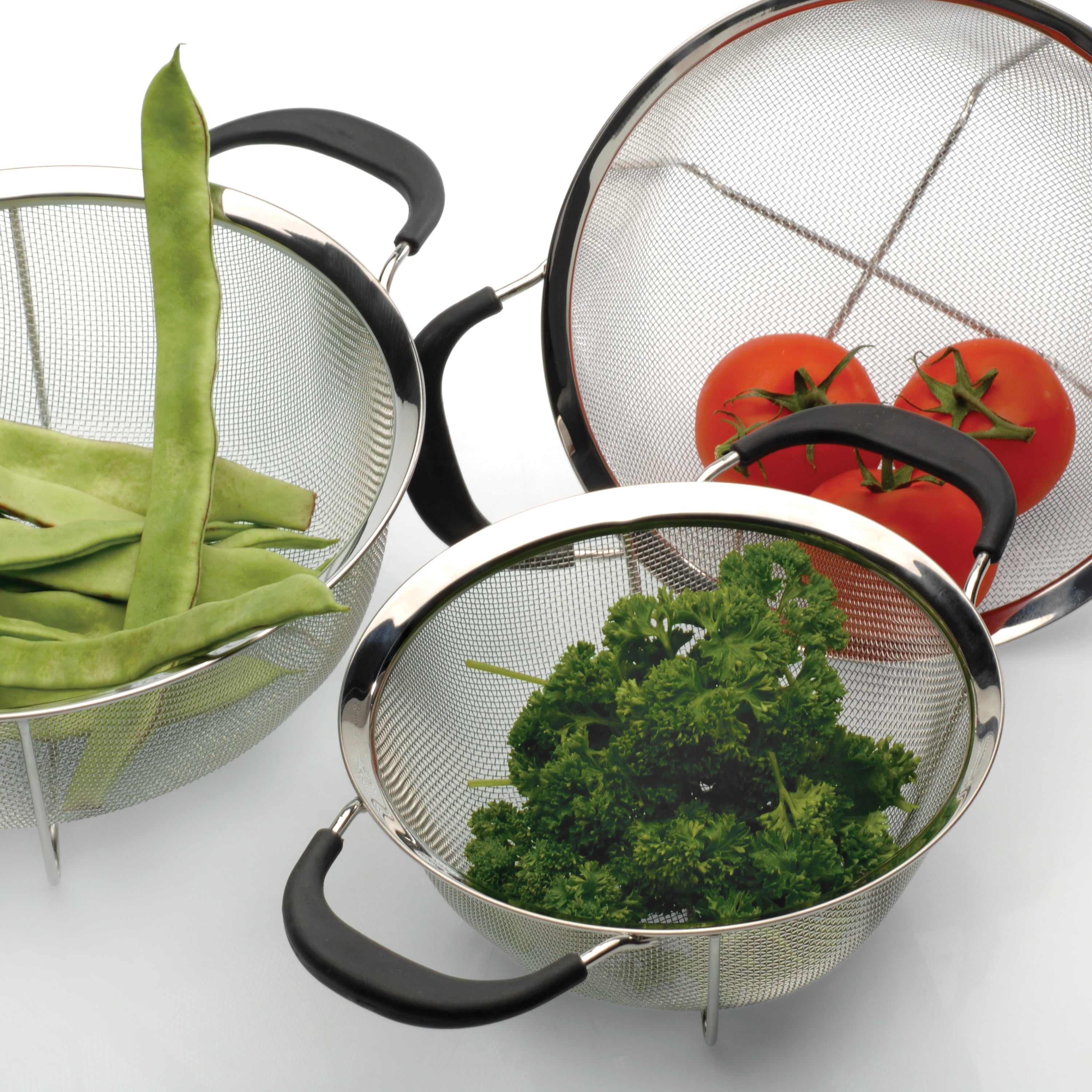 BergHOFF Essentials 3-Piece Stainless Steel Colander Set with Graduated Sizes - 18/10 Rust-Proof Kitchen Strainers with Sturdy Non-Slip Feet for Pasta, Vegetables & Fruits - Perfect for Cooking, Meal Prep & Healthy Eating