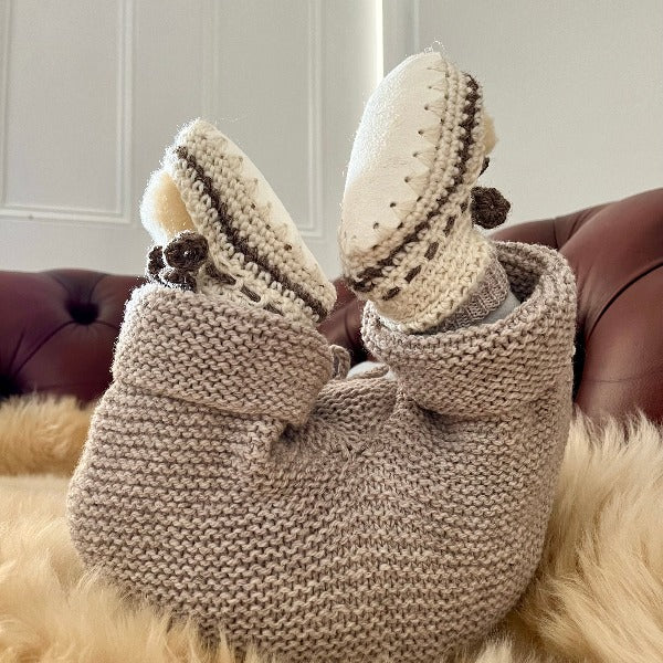 Crochet Baby Booties & Beanie Set - Handmade Knit Newborn Hat & Shoes Gift Set for Boys Girls - Perfect for Photography, Christening & Winter Outfits