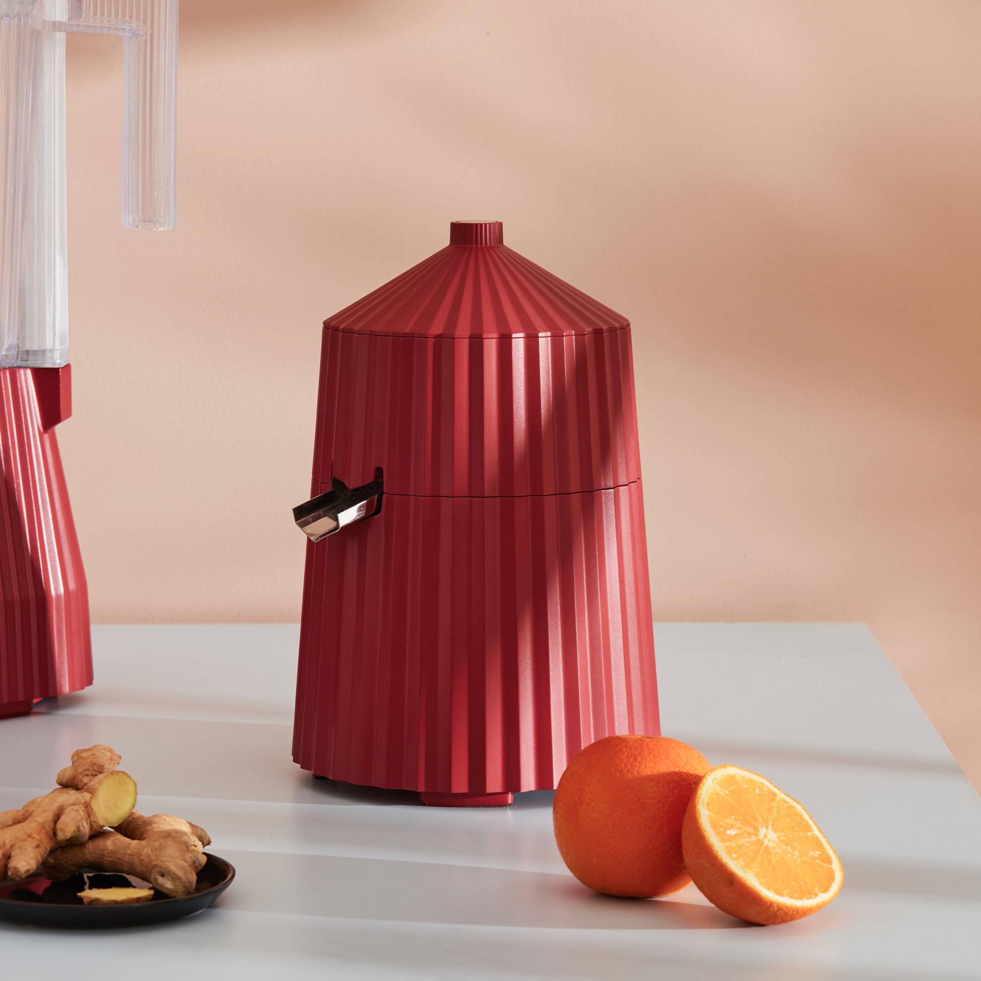 Alessi Plissé MDL07R/USA Electric Citrus Juicer - 85W Red Thermoplastic Resin Squeezer with US Plug for Fresh Lemon & Orange Juice | Perfect for Kitchen, Bar & Breakfast Counter