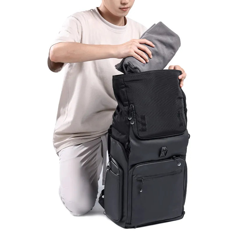 Ulanzi BT01 Professional Business Travel Backpack - Lightweight Laptop Backpack with USB Charging Port, Water Resistant & Anti-Theft Design - Perfect for Business Trips, Commuting & Air Travel