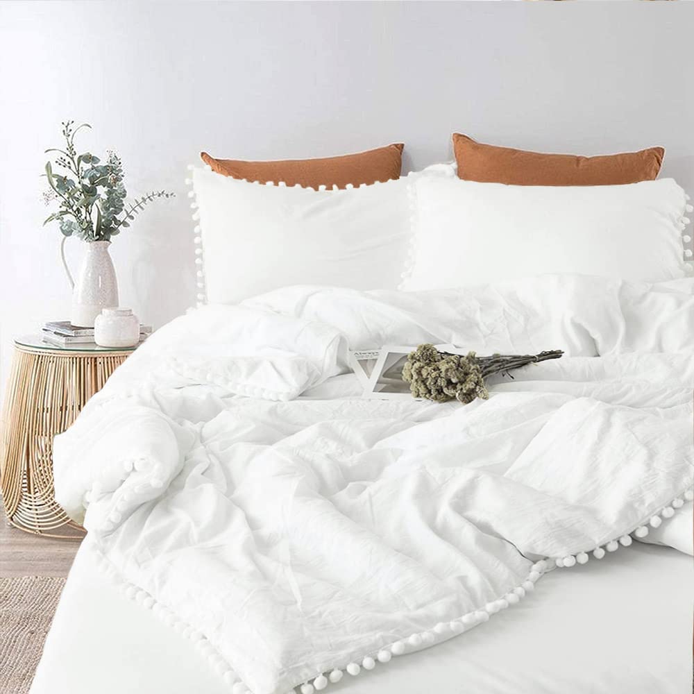 ETDIFFE White Duvet Cover King Size - 3 Piece Boho Farmhouse Style Microfiber Comforter Cover Set with Pom Fringes, Soft Lightweight Bedding for Cozy Home Decor | Perfect for Master Bedroom, Guest Room & Airbnb Stays