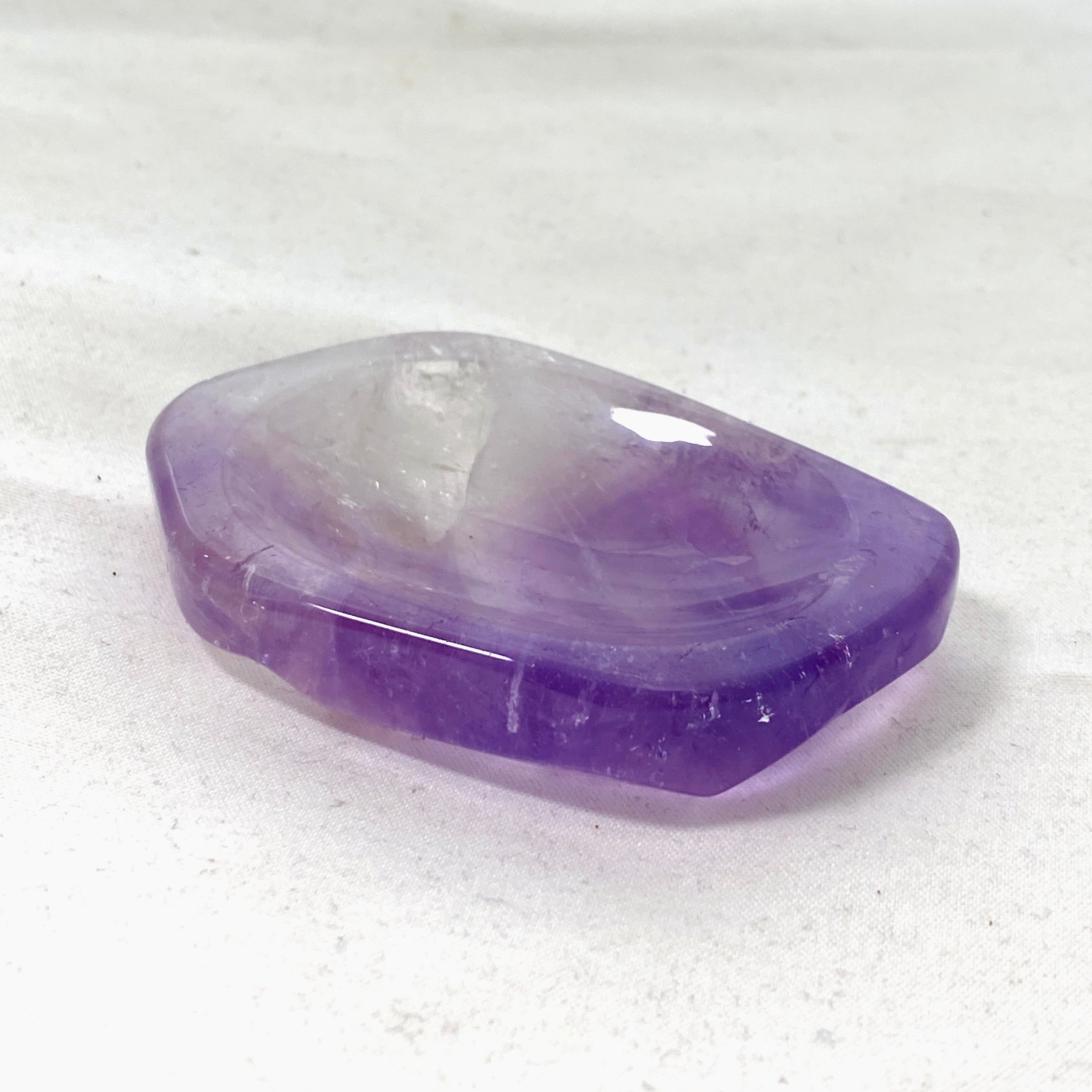 Amethyst Crystal Trinket Bowl - Handmade Gemstone Jewelry Dish for Rings, Earrings & Small Accessories - Perfect for Home Decor, Meditation & Gift Giving