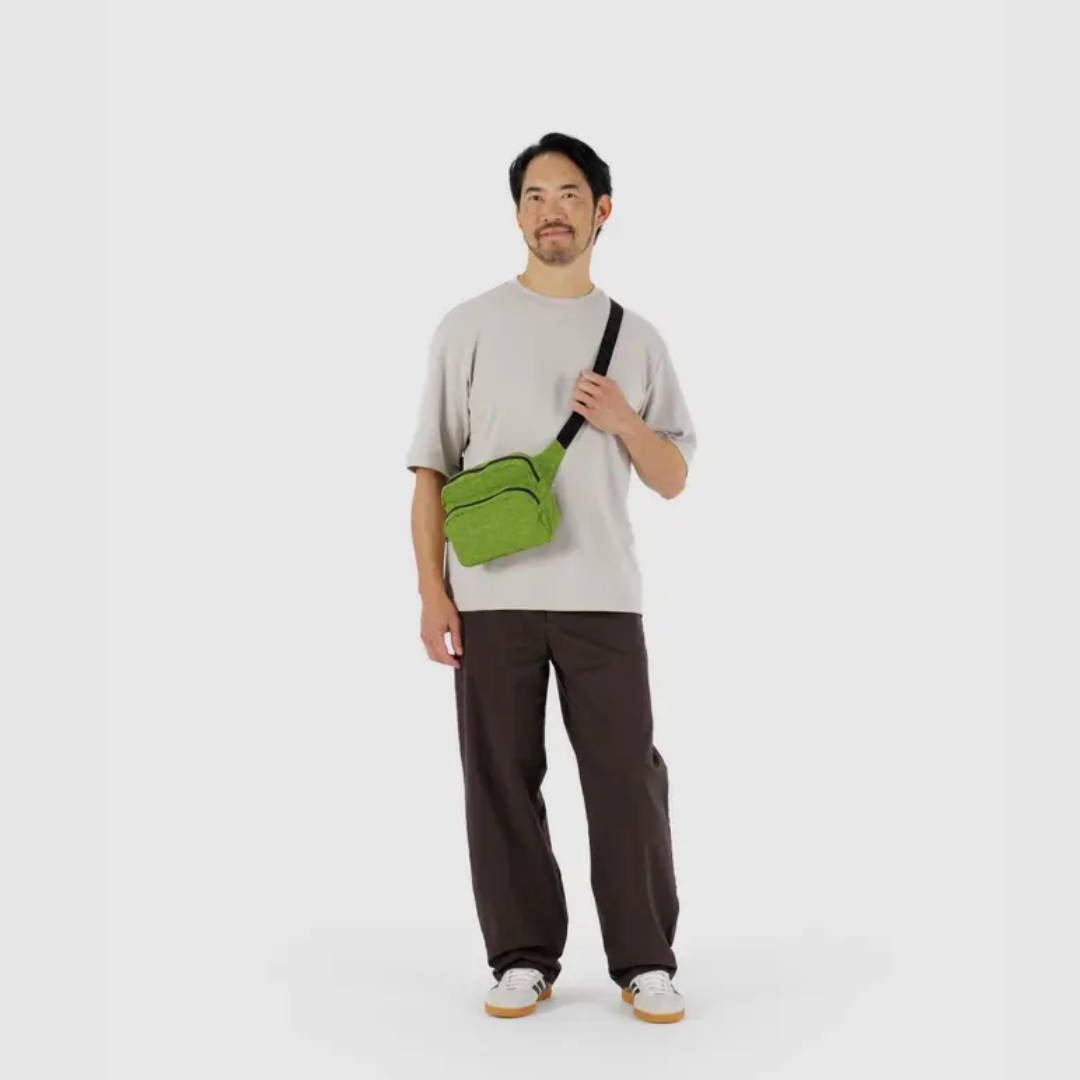 BAGGU Green Juice Fanny Pack - Waterproof Waist Bag for Running, Hiking & Travel - Hands-Free Crossbody Belt Bag for Men & Women