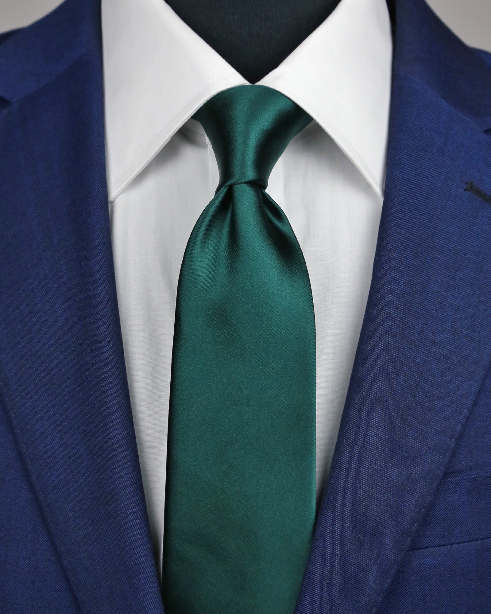 DÉCLIC Classic Plain Tie for Men - Dark Green Silk Necktie for Business, Wedding & Formal Occasions