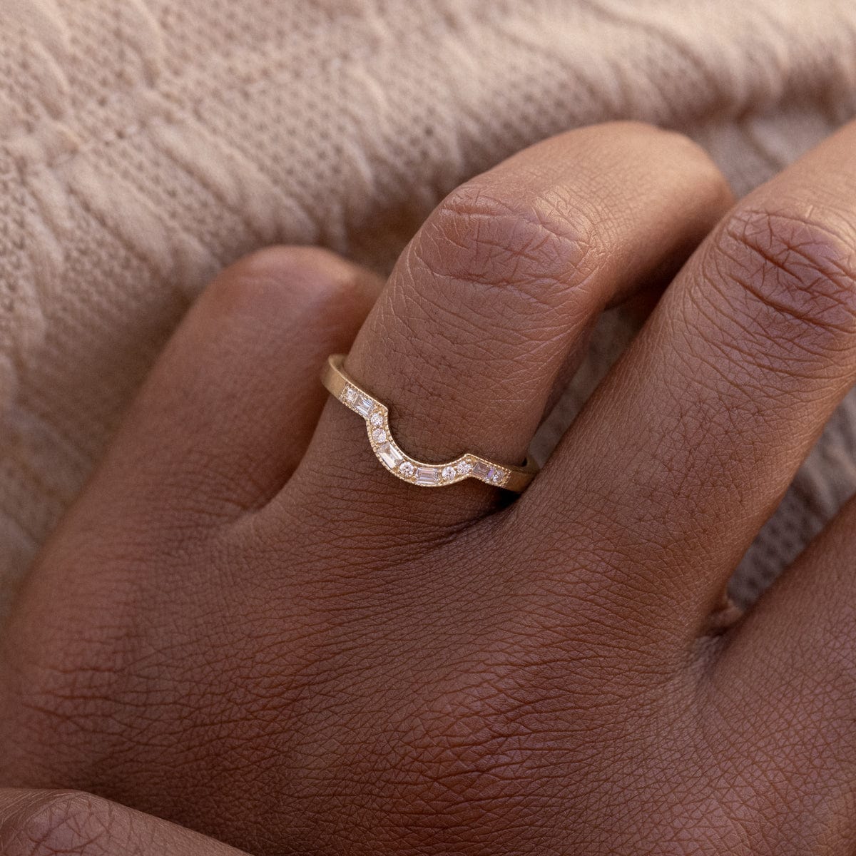 Diamond Staccato Arch - Elegant and Durable Jewelry for Women, Perfect for Weddings, Parties, and Special Occasions