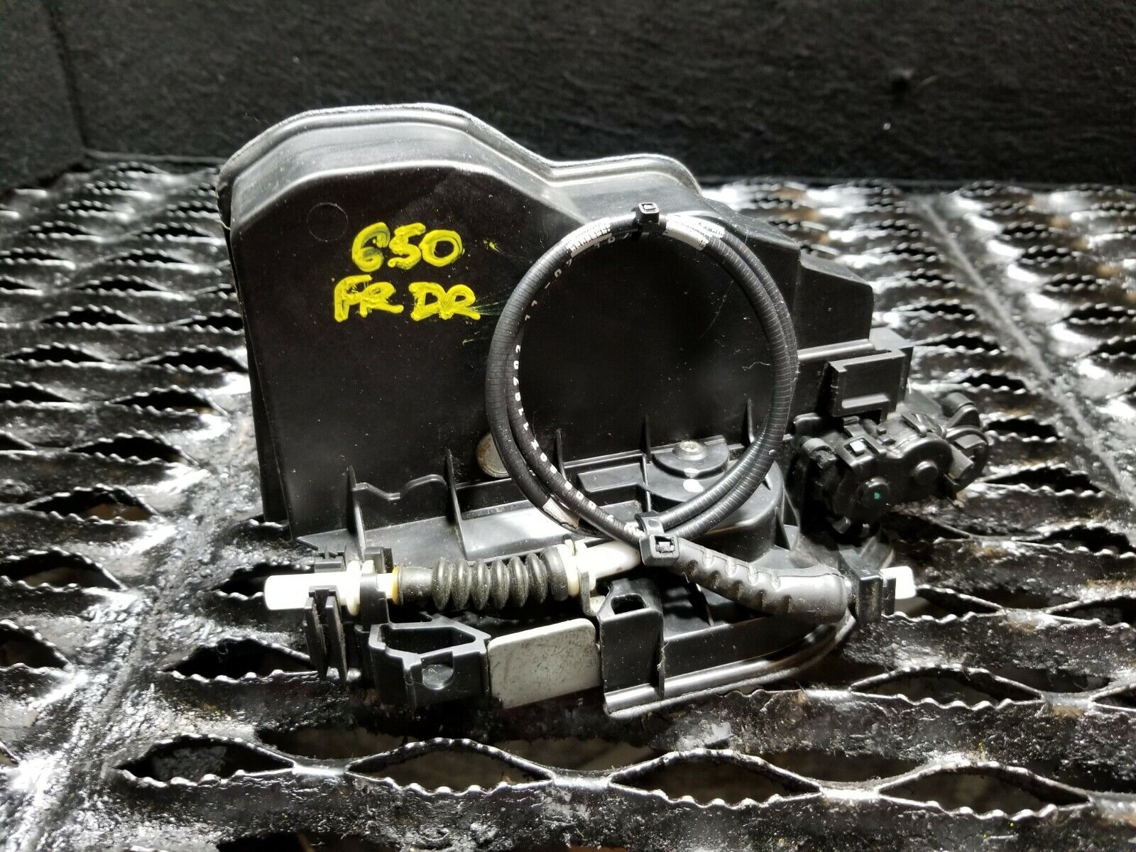 2006-2010 BMW 650i E63 Left Front Door Lock Actuator - OEM Replacement Part - Perfect for Door Lock Repair & Security Upgrade