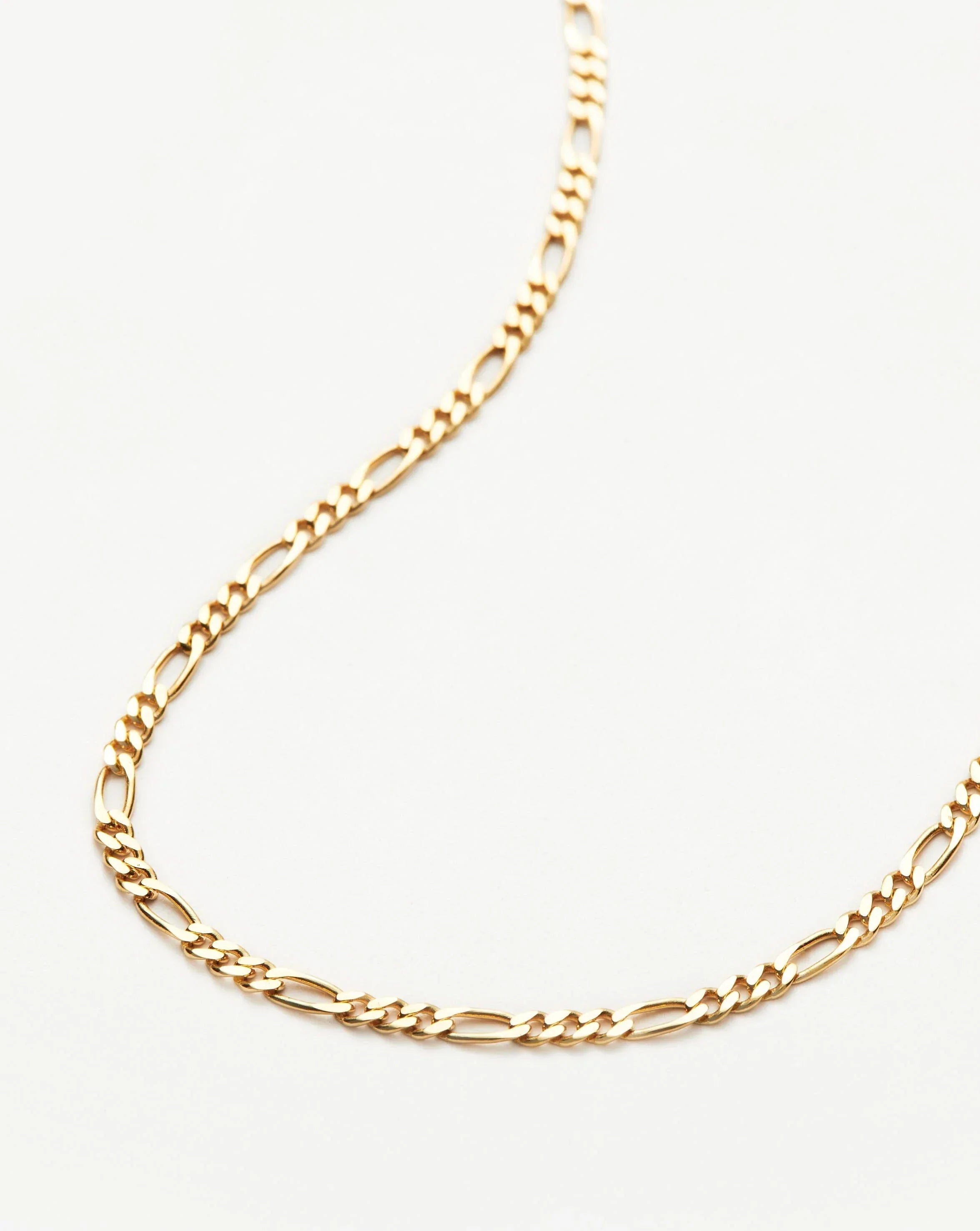 Stylish Figaro Chain Necklace for Men & Women - 18K Gold Plated Stainless Steel Jewelry - Perfect for Gifts, Parties & Everyday Wear