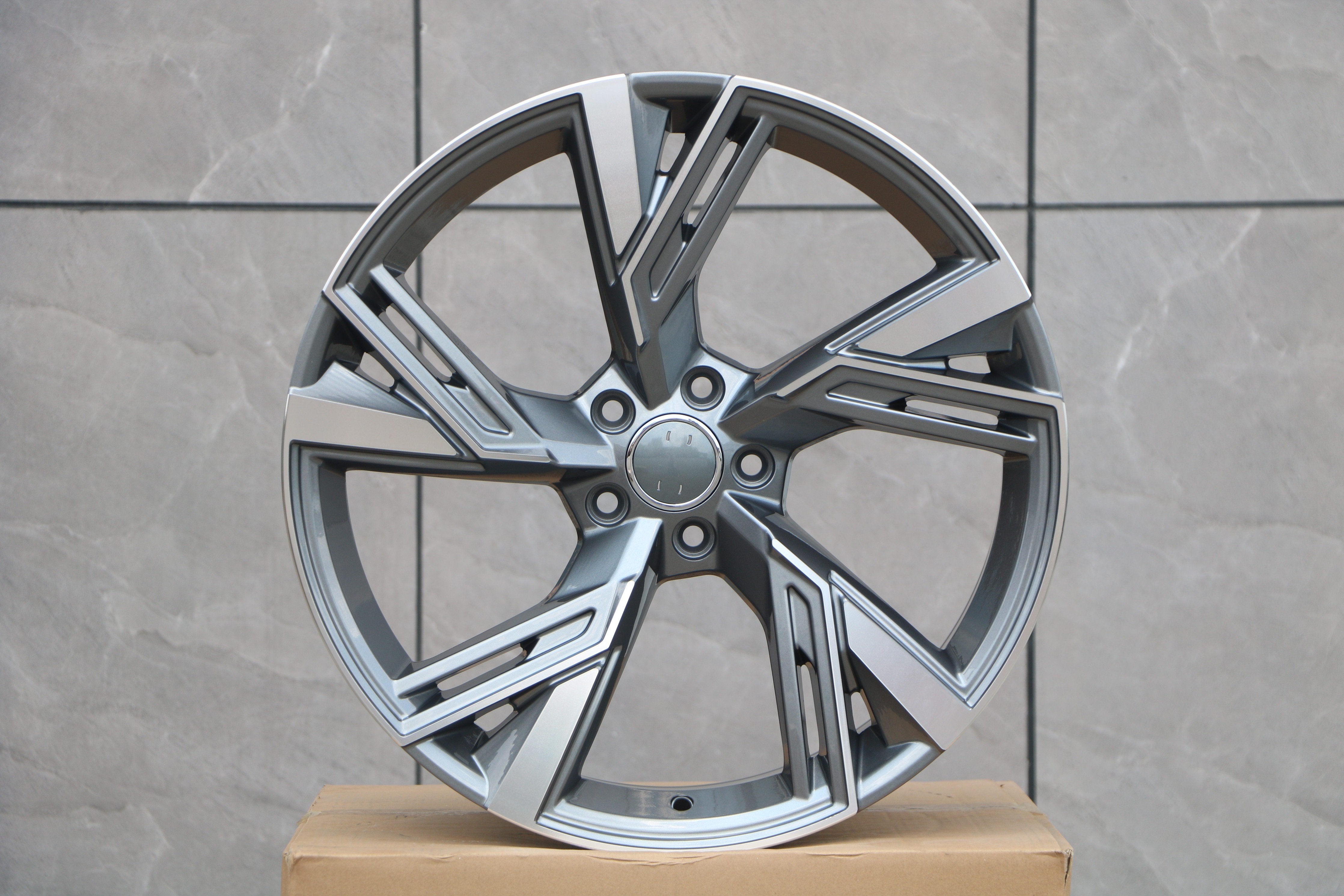 18-Inch Alloy Wheels for Audi A3 A4 A5 A6 A7 A8 Q3 Q5 RS3 RS5 RS6 RS7 S3 S4 S5 S6 S7 S8 SQ5 TT - Premium Replacement Rims for Luxury Cars - Perfect for Street Performance & Show Car Upgrades